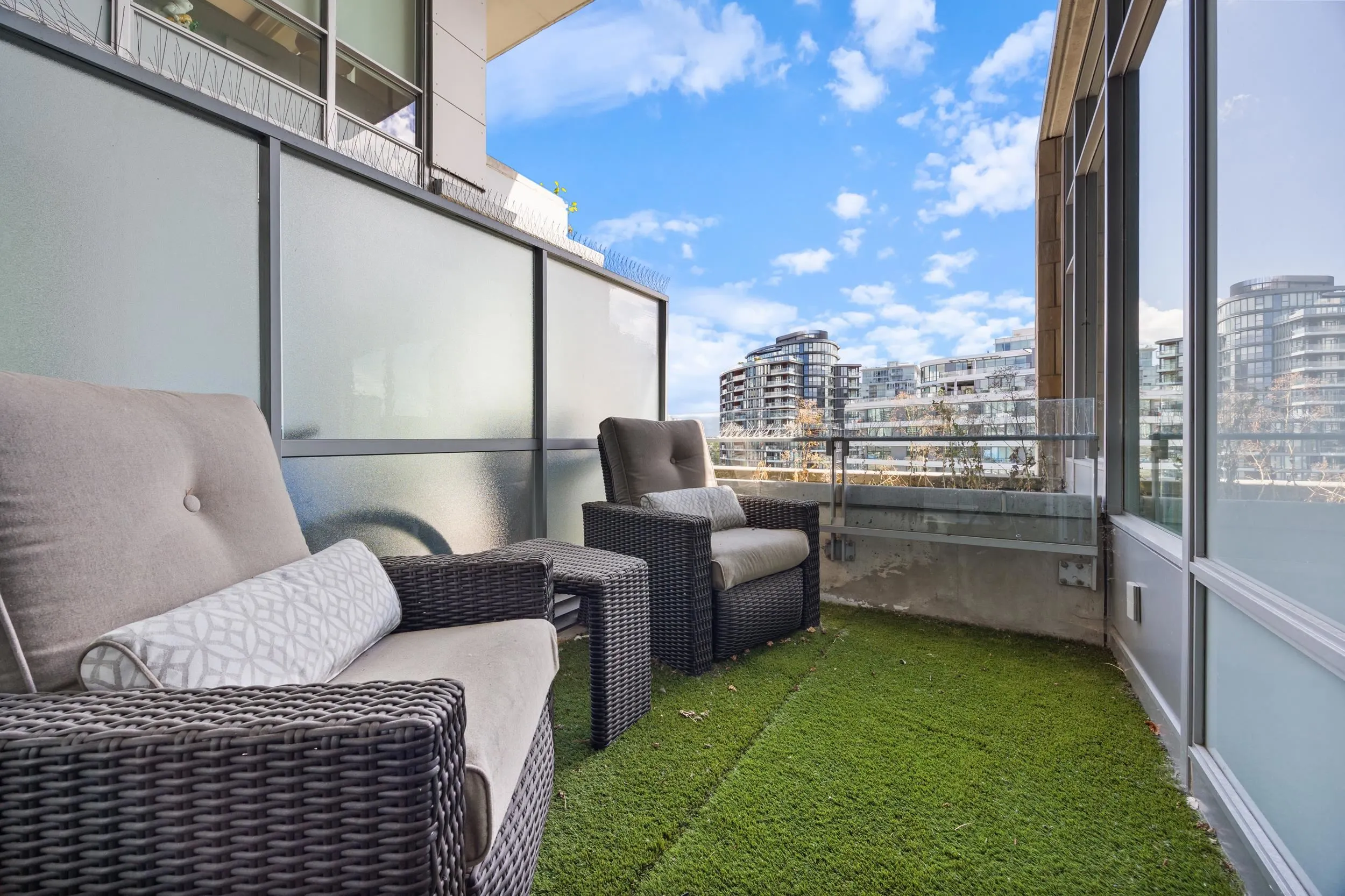 1633 Ontario Street #806