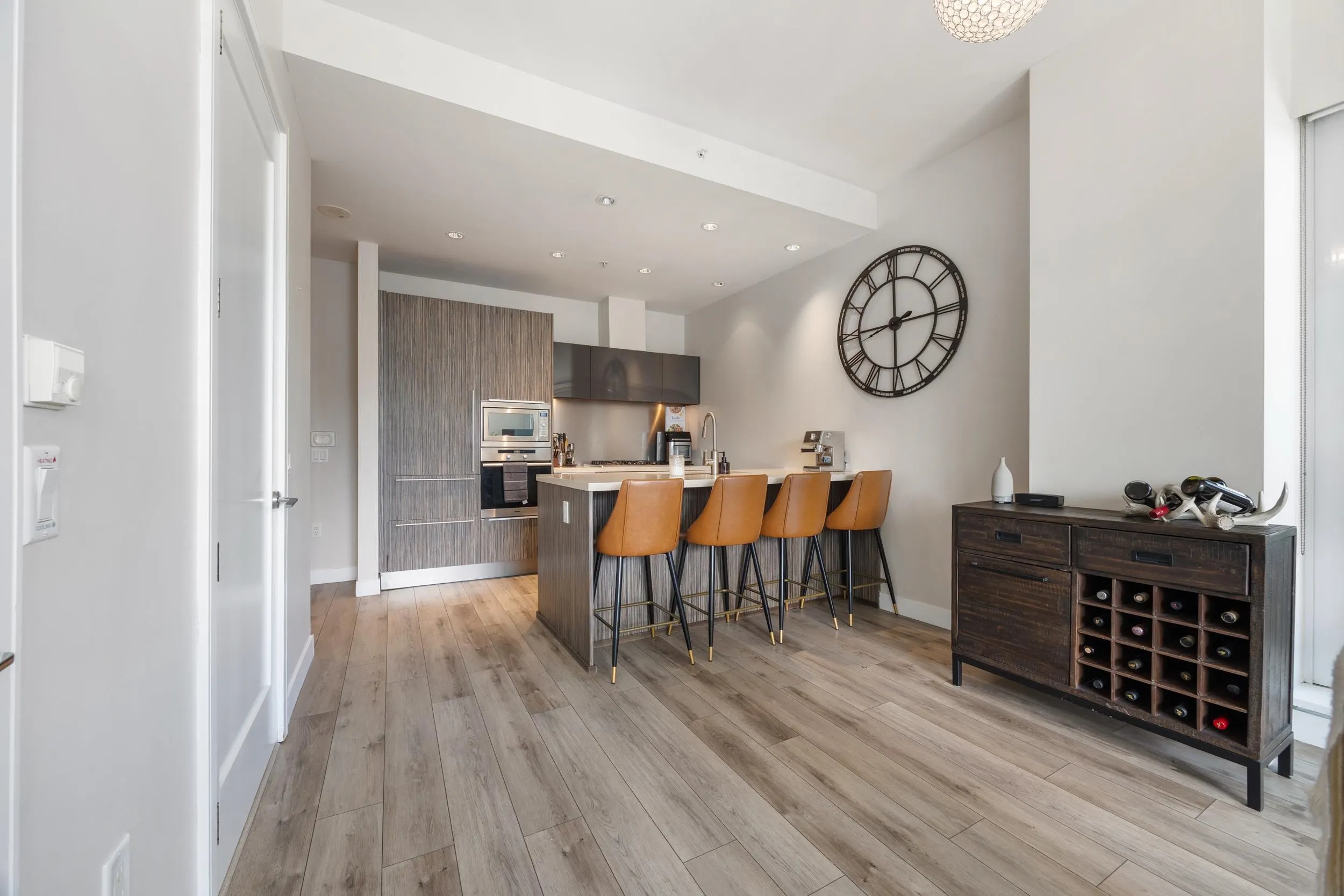 1633 Ontario Street #806