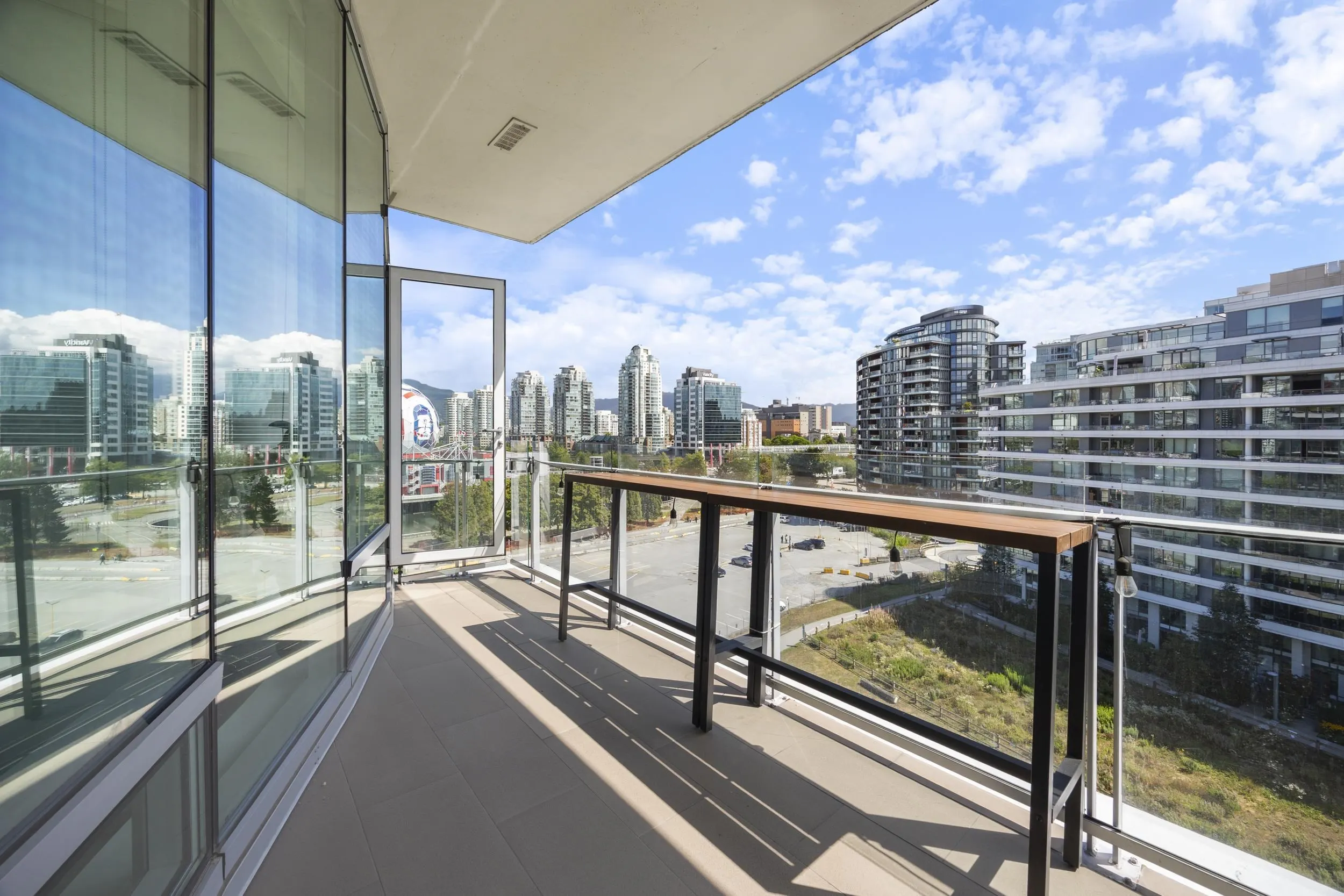 1633 Ontario Street #806