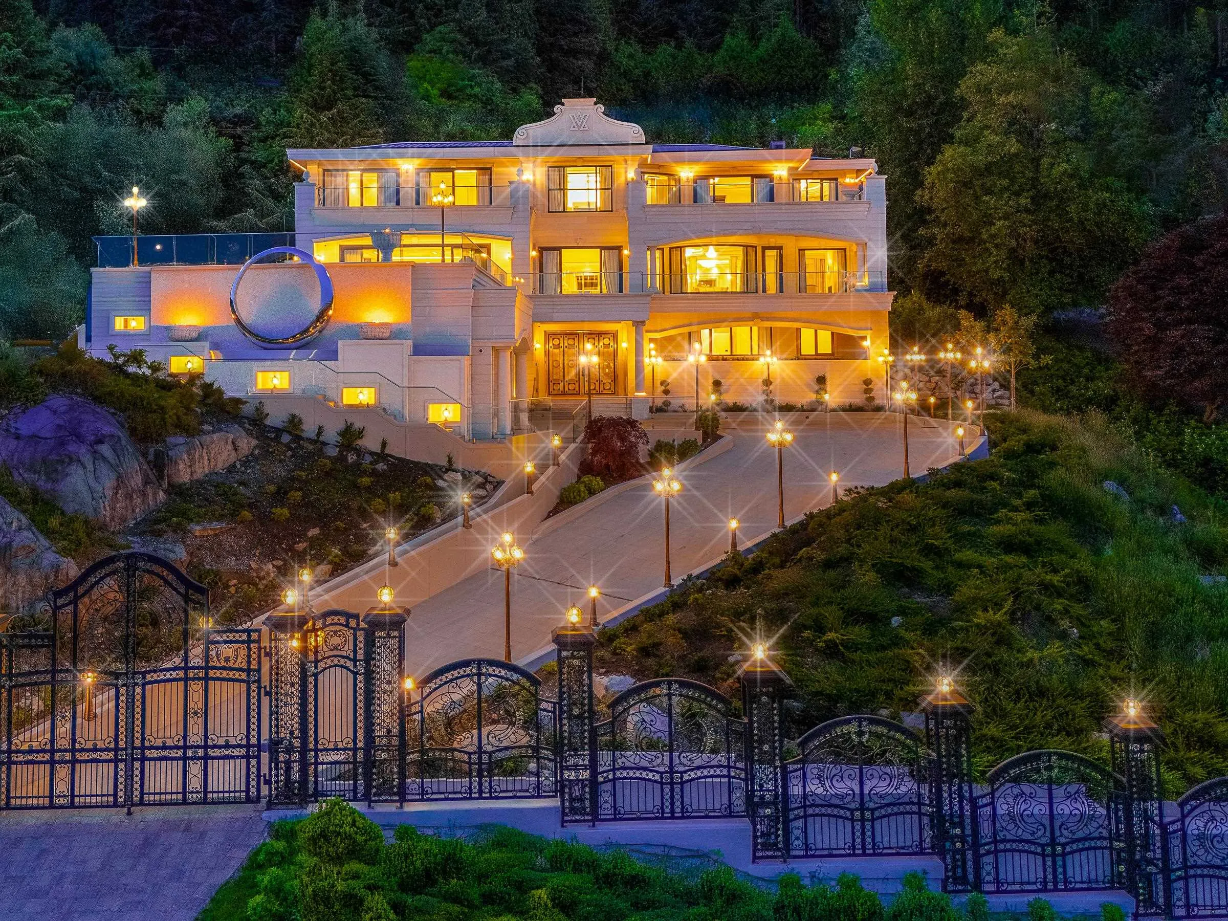 1121 Crestline Road