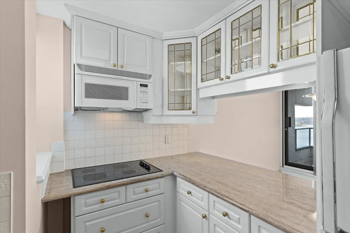 1995 Beach Avenue #1601