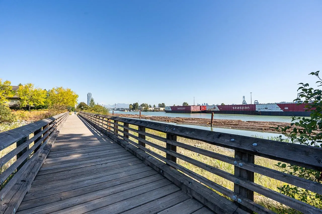 262 Salter Street #208