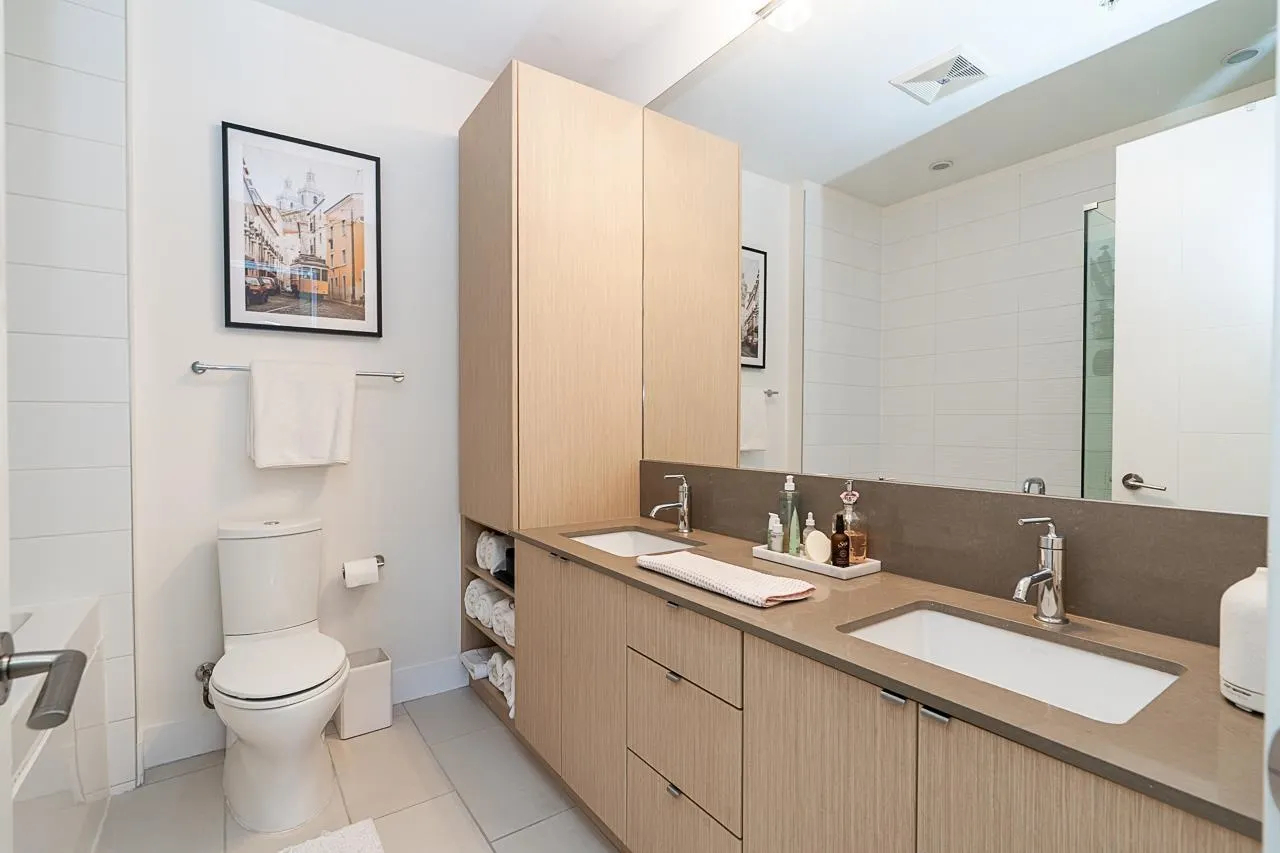 262 Salter Street #208