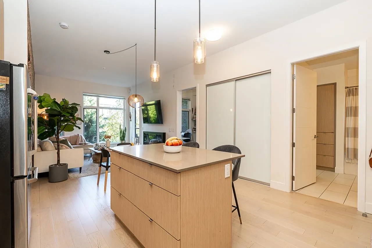 262 Salter Street #208