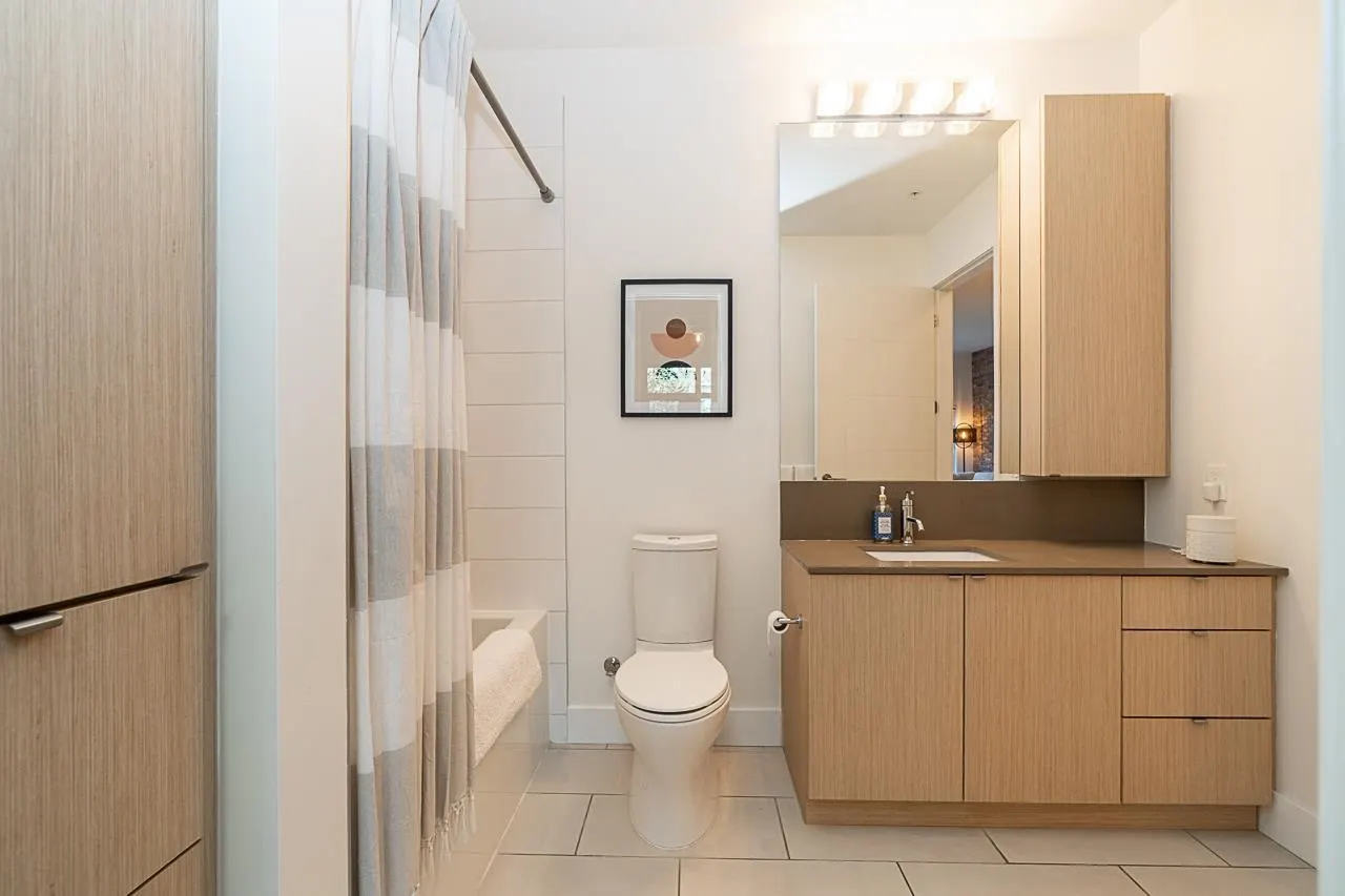262 Salter Street #208