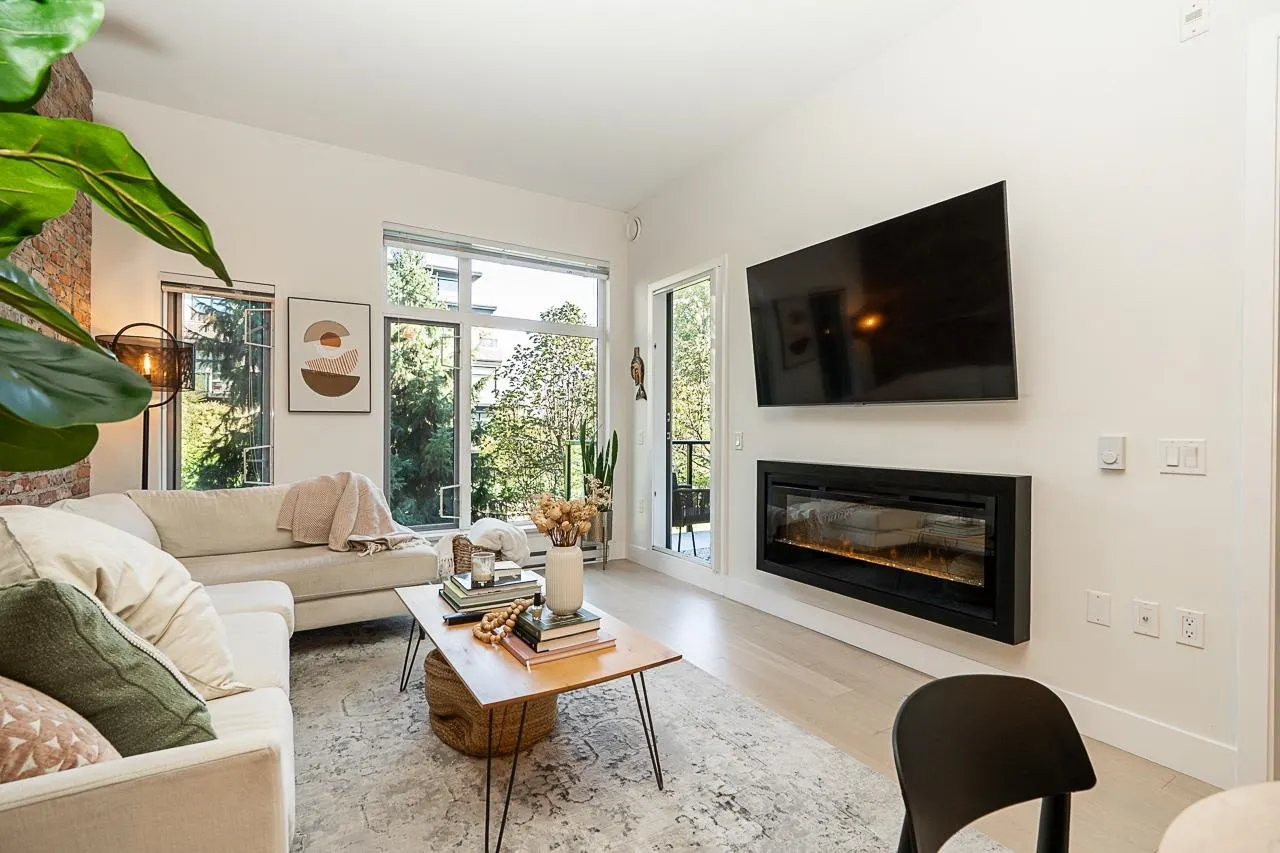 262 Salter Street #208