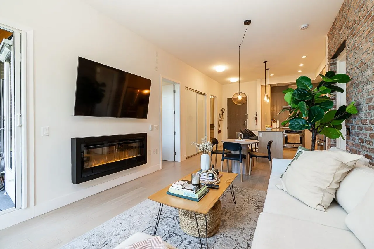 262 Salter Street #208