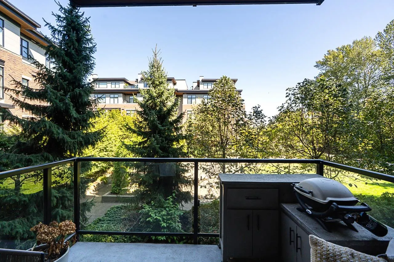 262 Salter Street #208