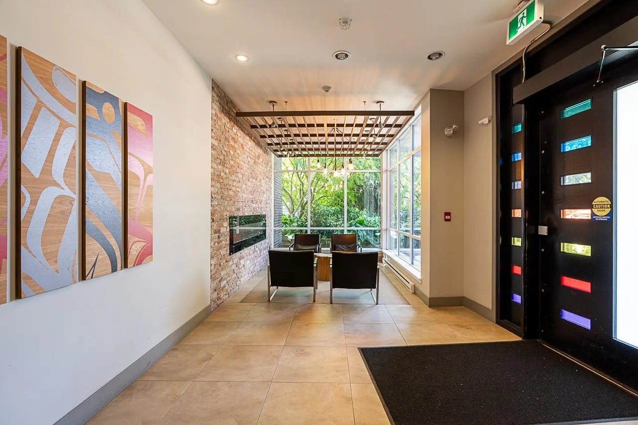 262 Salter Street #208