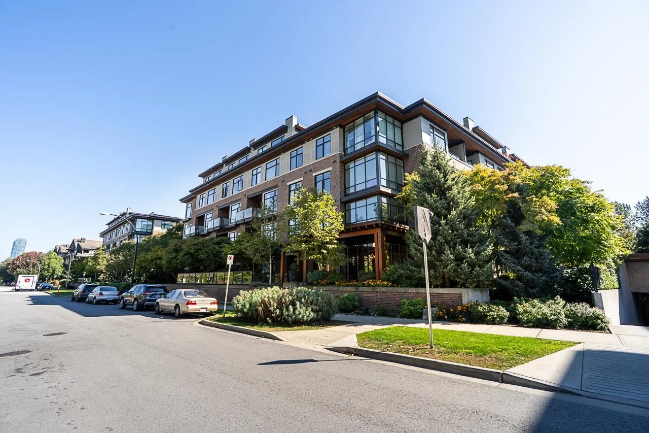 262 Salter Street #208