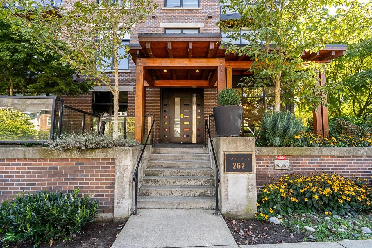 262 Salter Street #208