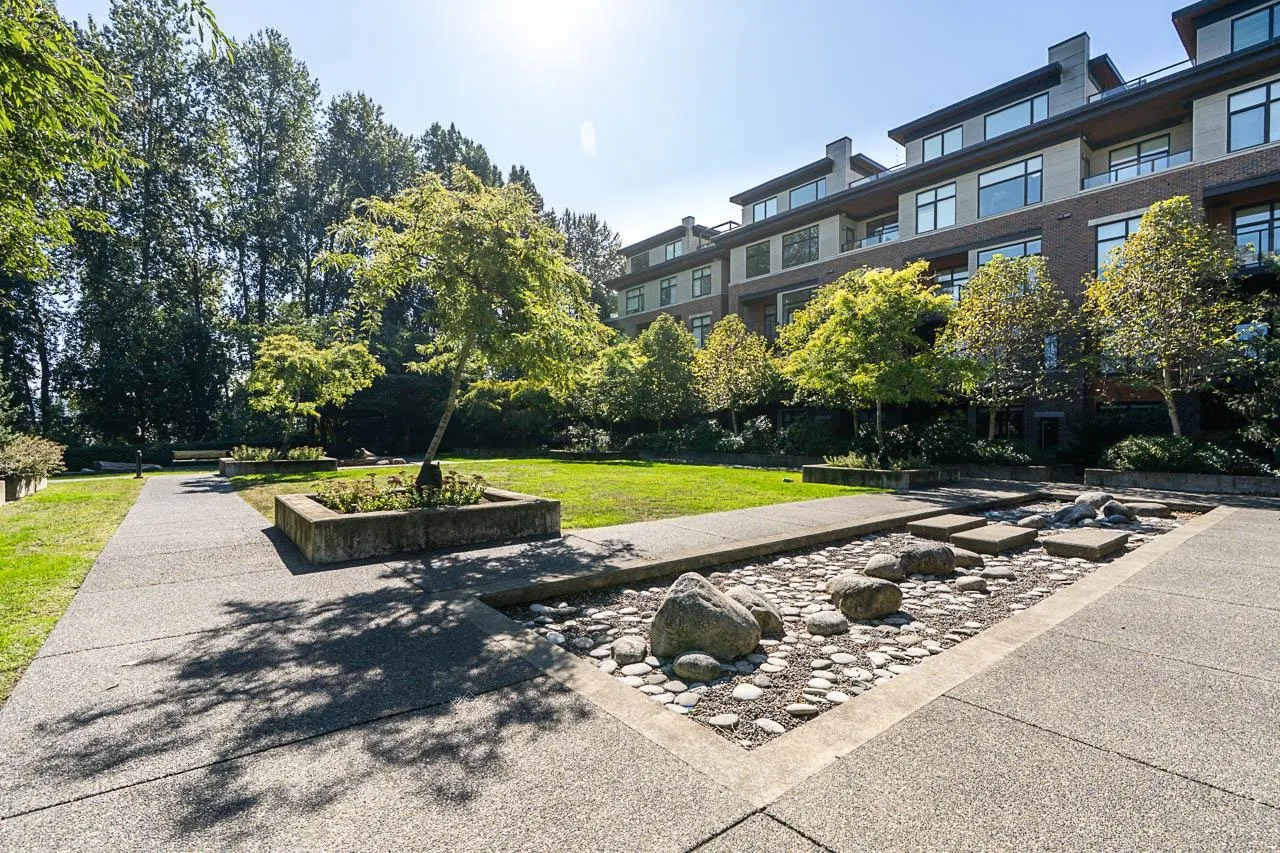 262 Salter Street #208