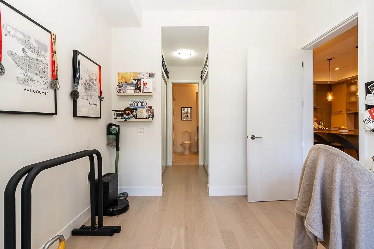 262 Salter Street #208