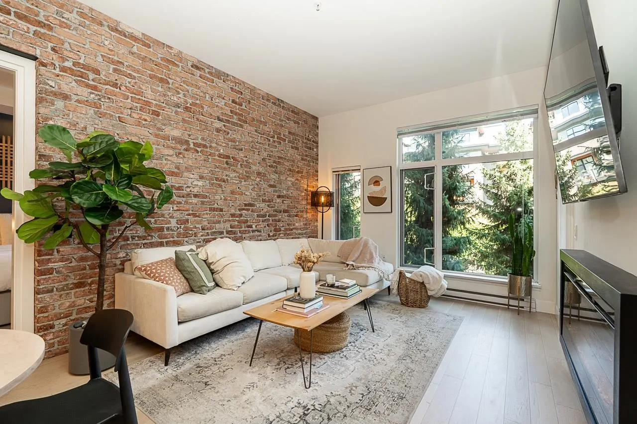 262 Salter Street #208