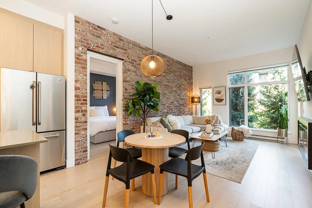 262 Salter Street #208