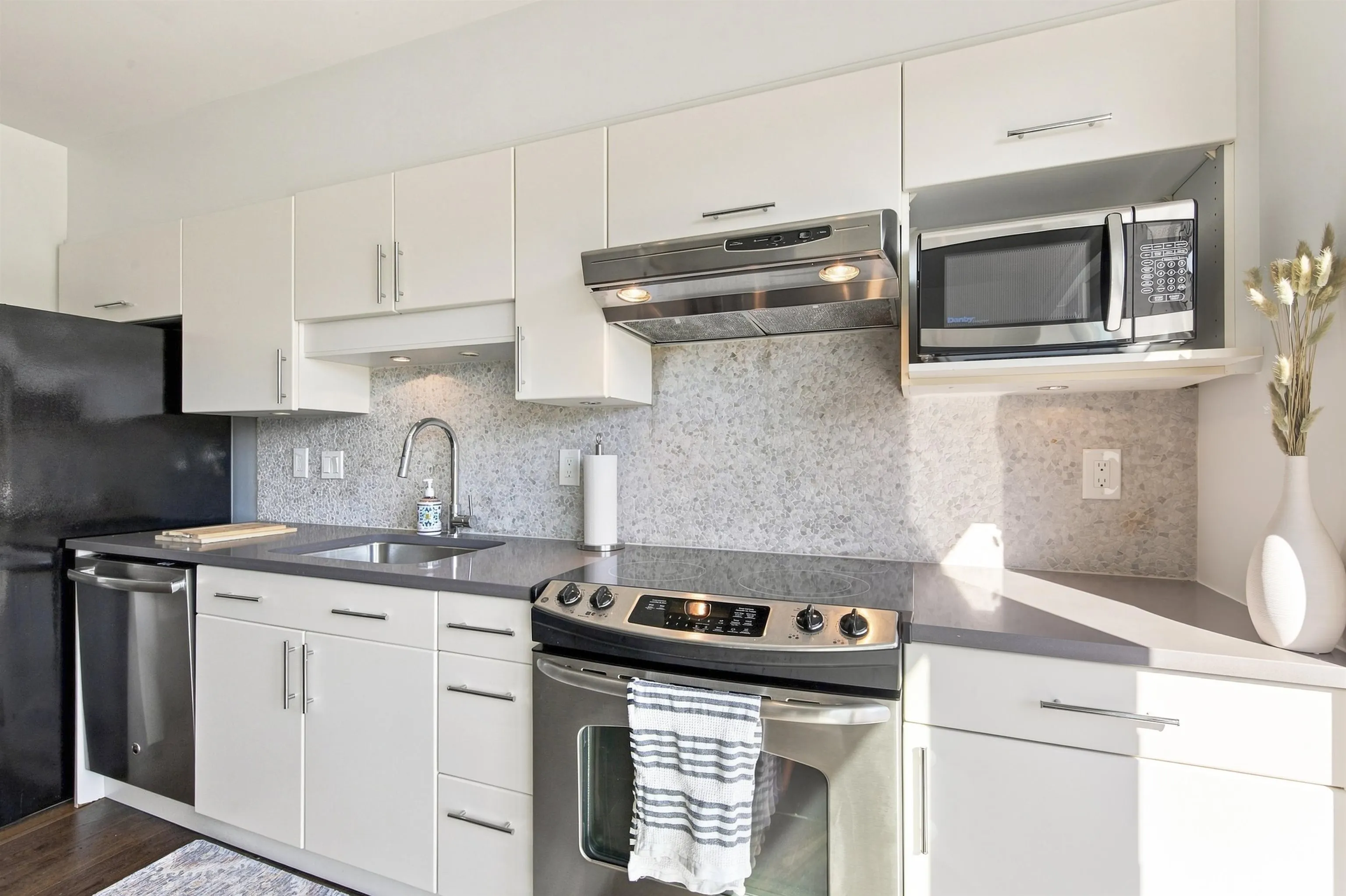 1688 Cypress Street #406