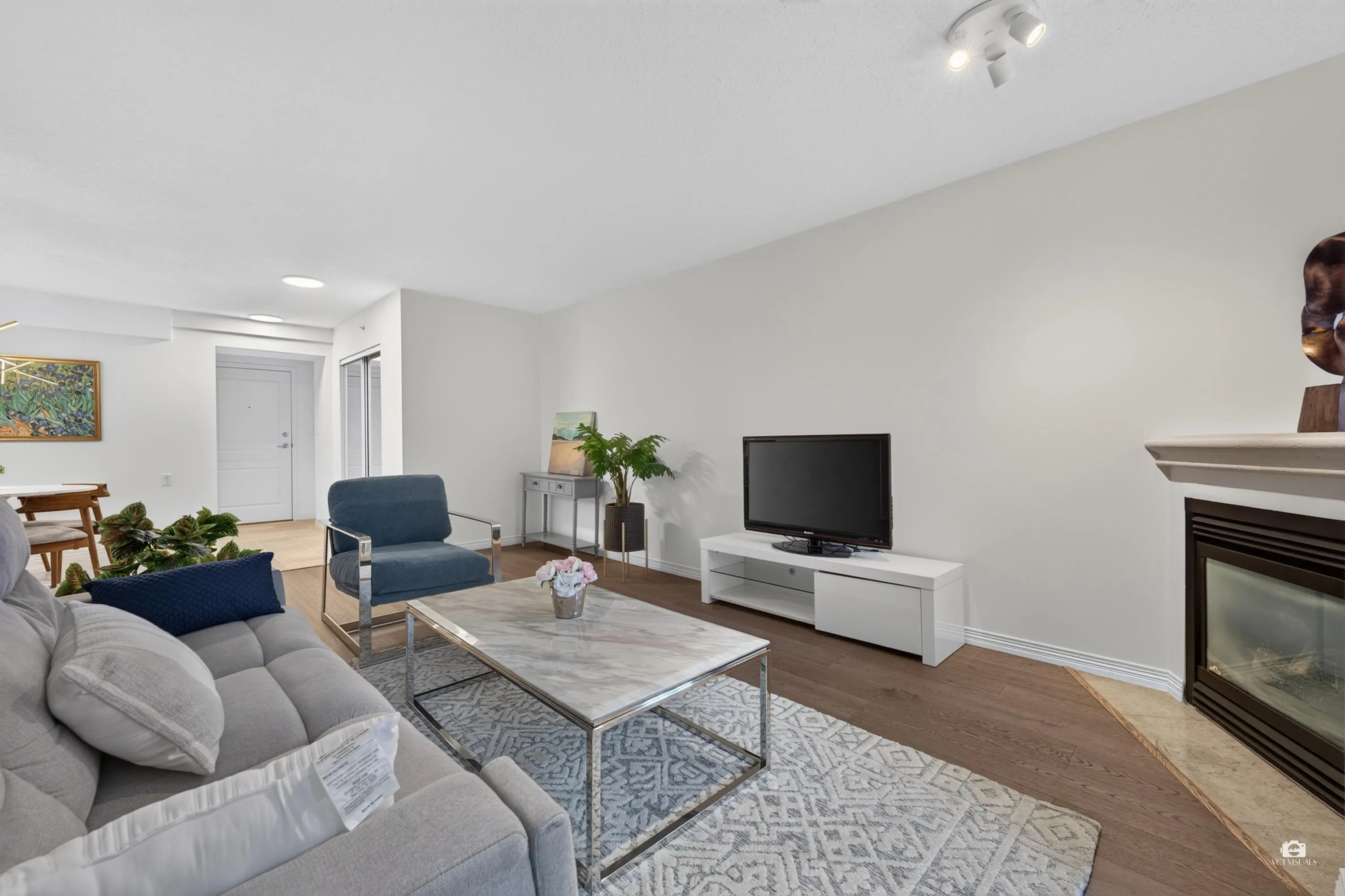 5639 Hampton Place #202