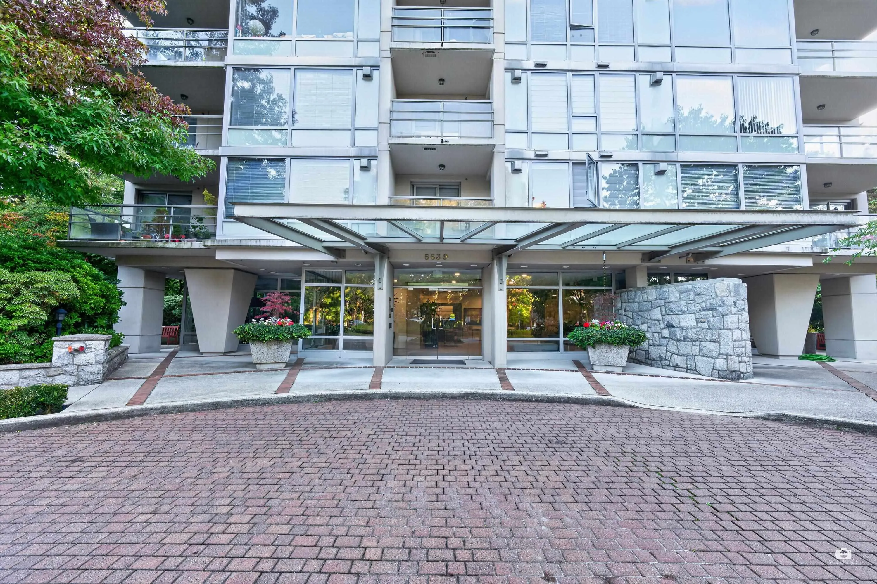 5639 Hampton Place #202