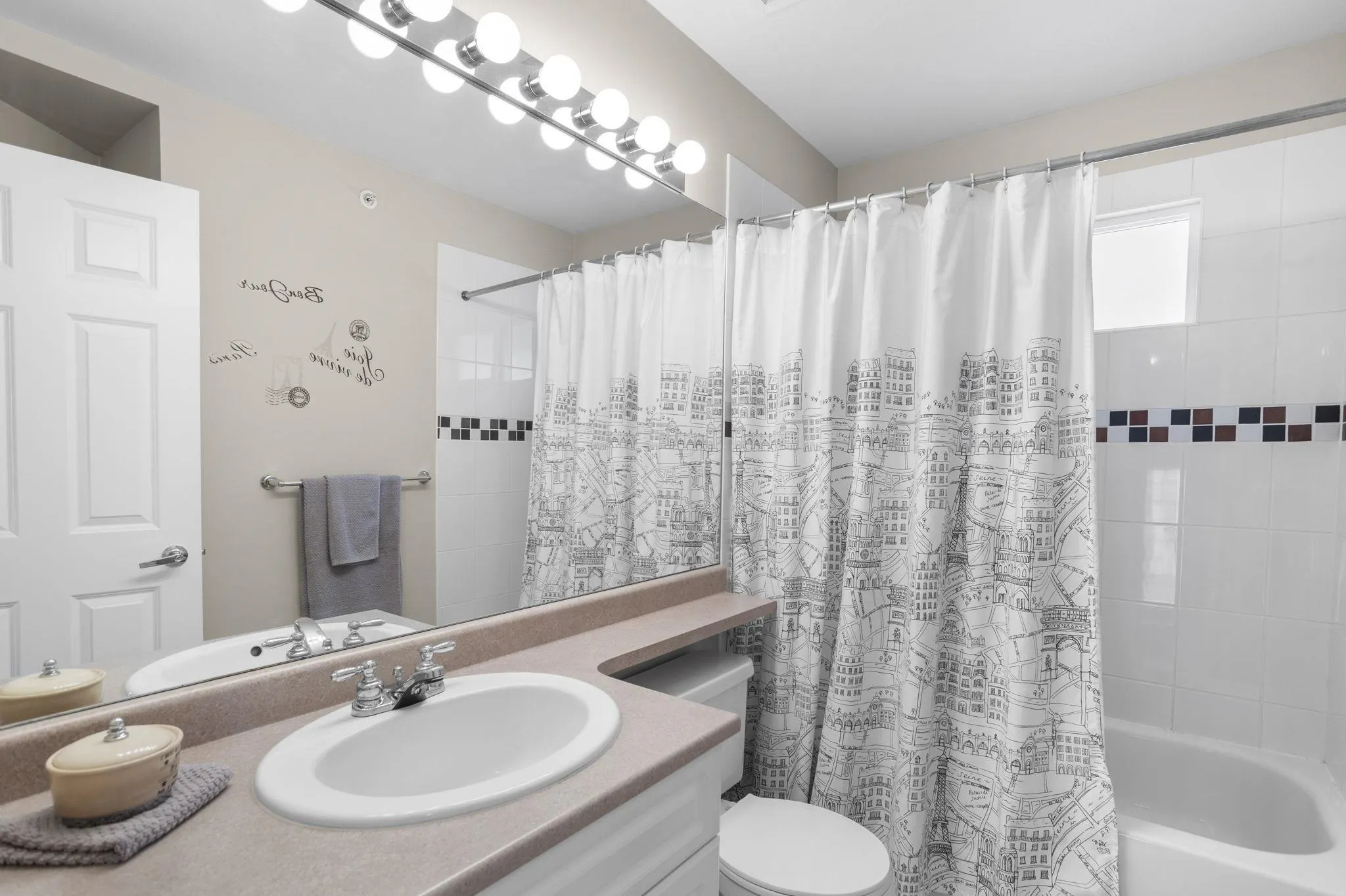 1108 Riverside Close #32