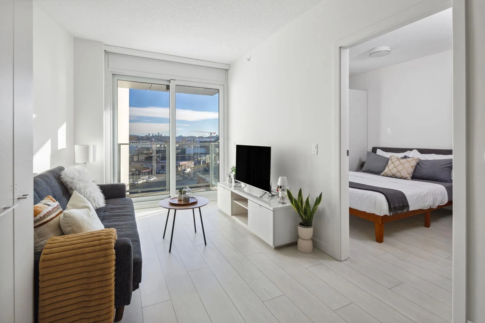 180 E 2nd Avenue #611