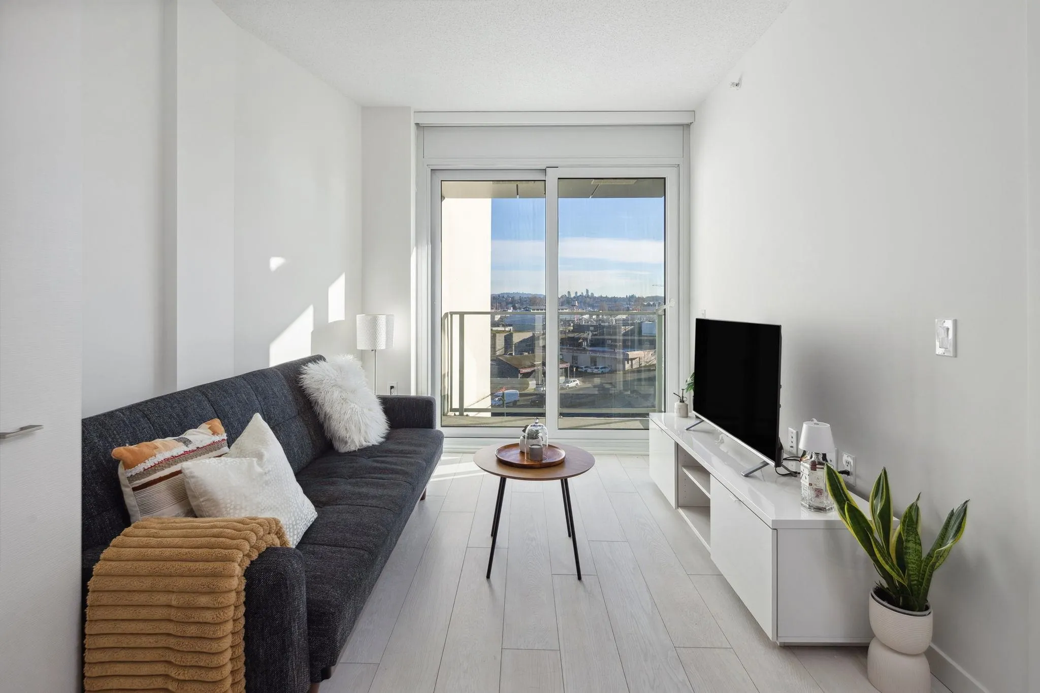 180 E 2nd Avenue #611
