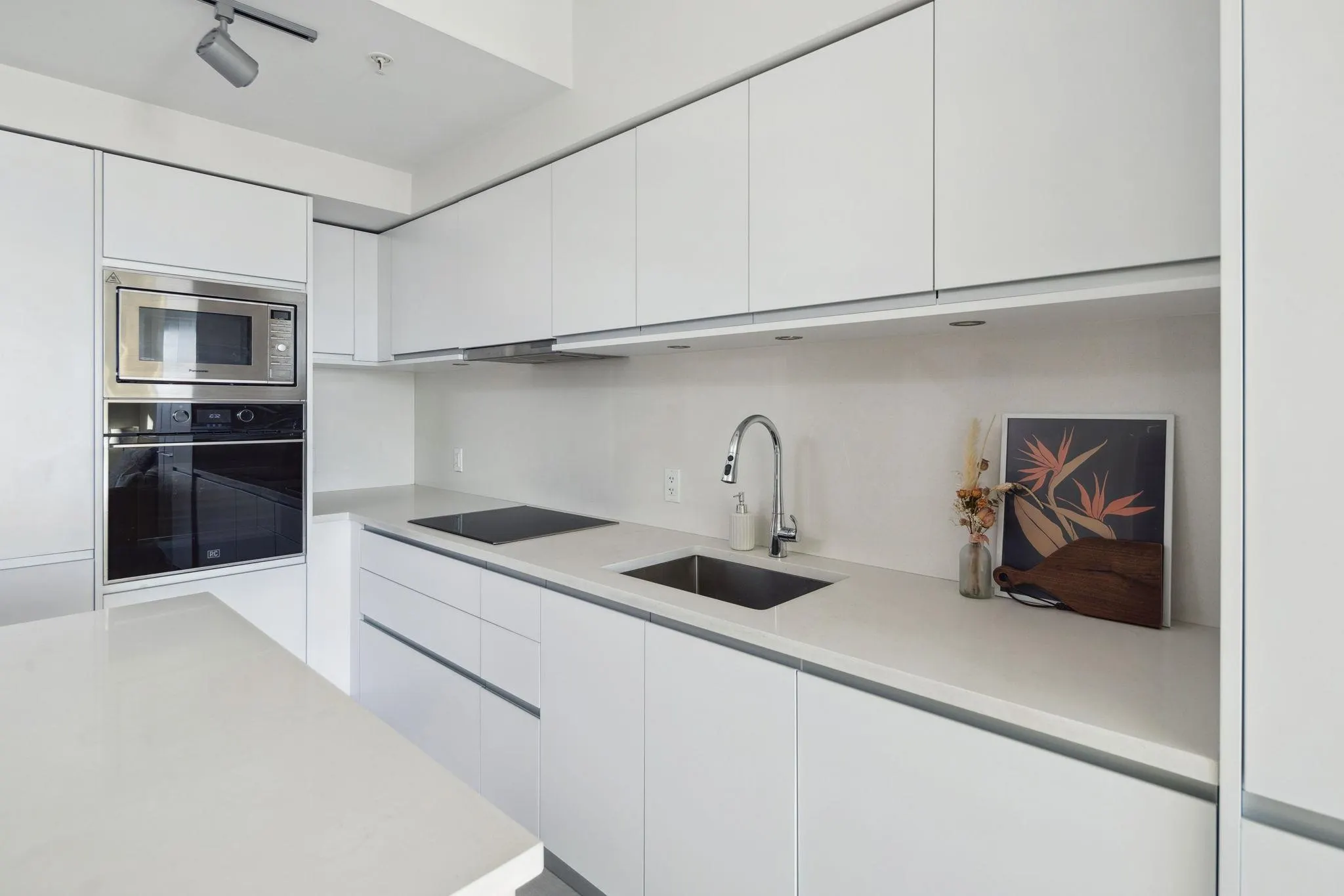180 E 2nd Avenue #611