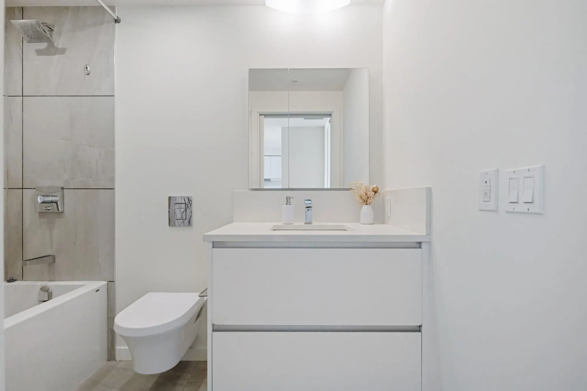 180 E 2nd Avenue #611
