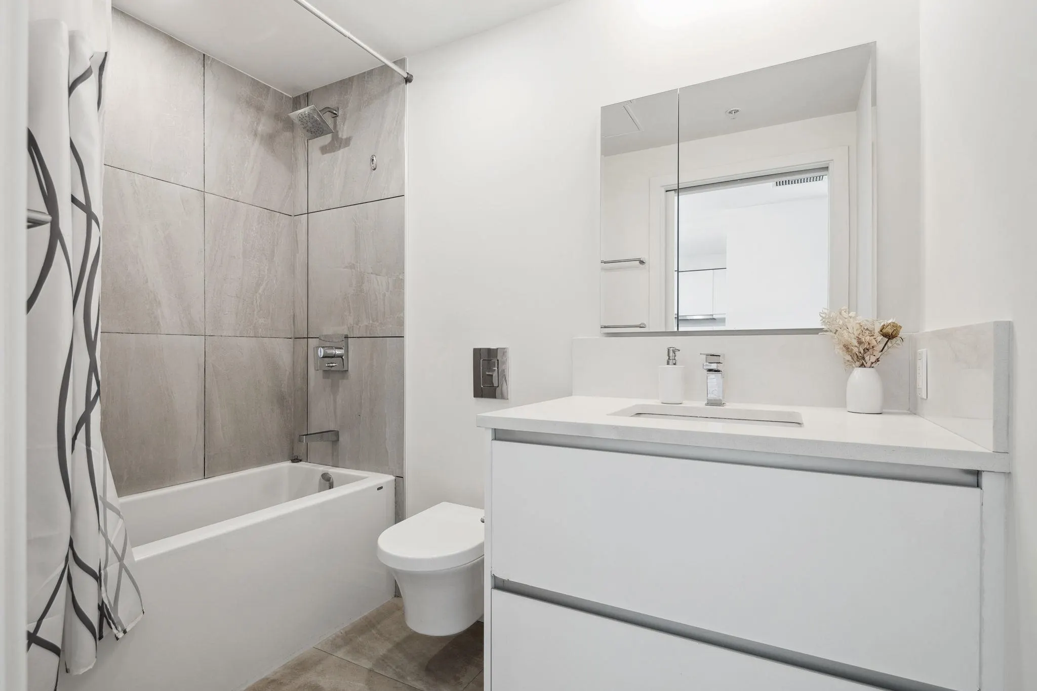 180 E 2nd Avenue #611