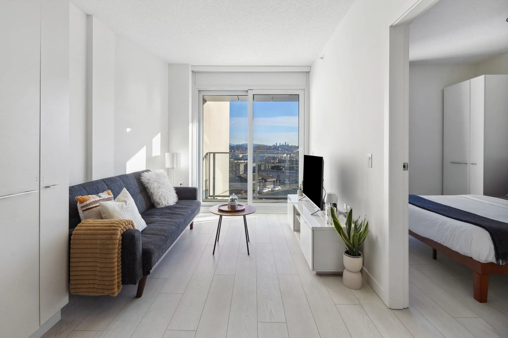 180 E 2nd Avenue #611
