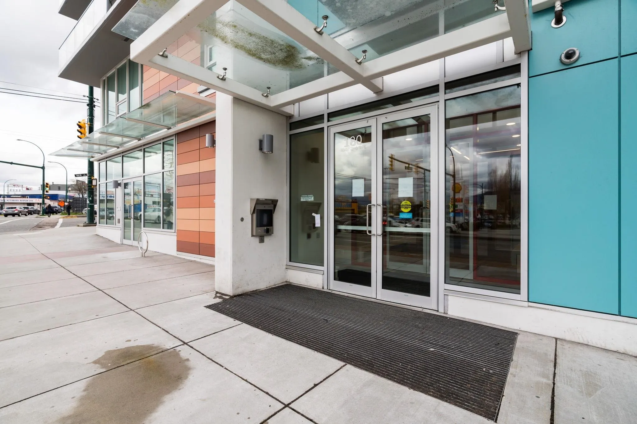 180 E 2nd Avenue #611