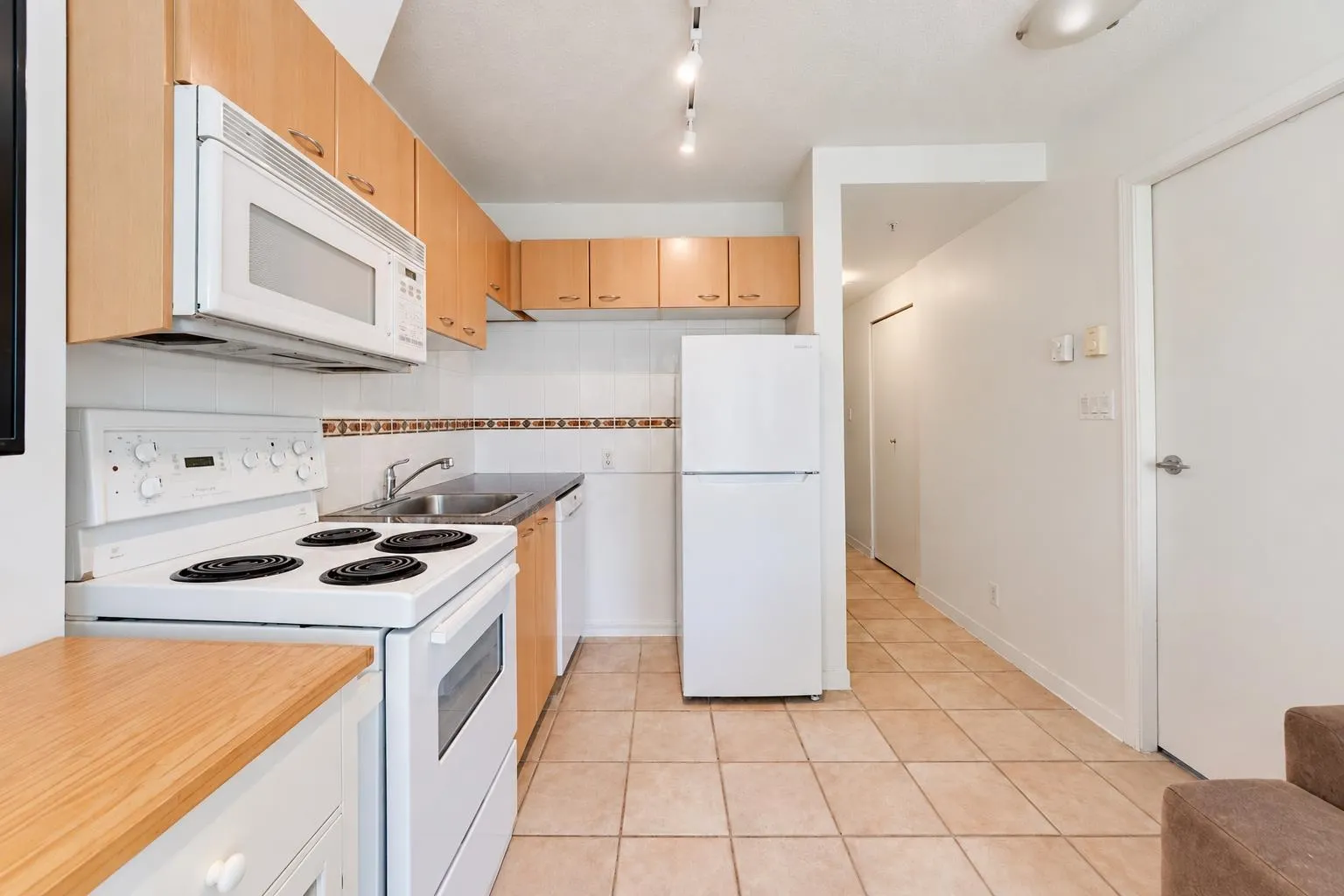 1367 Alberni Street #403