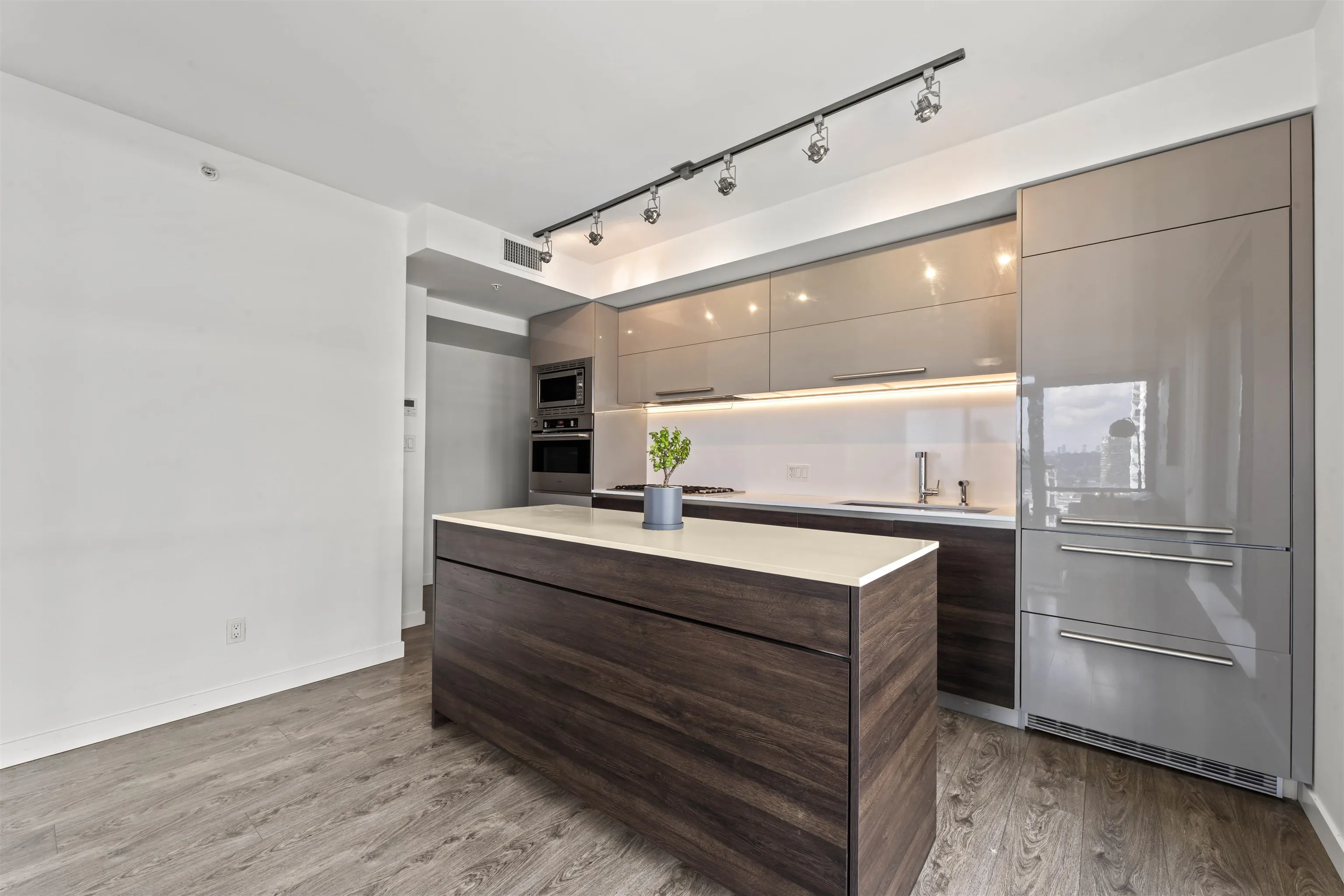 2378 Alpha Avenue #2201