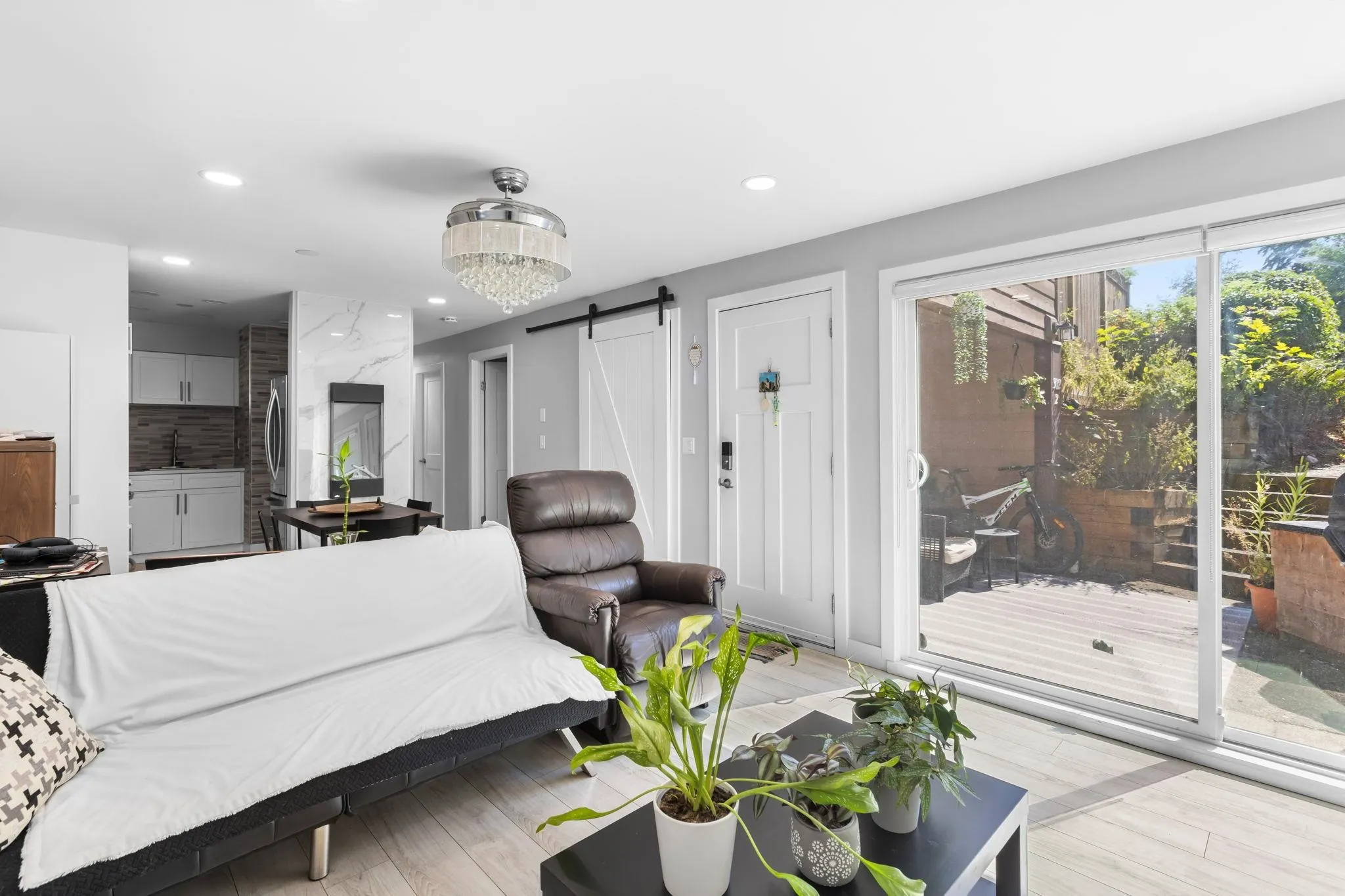 302 Highland Way #2
