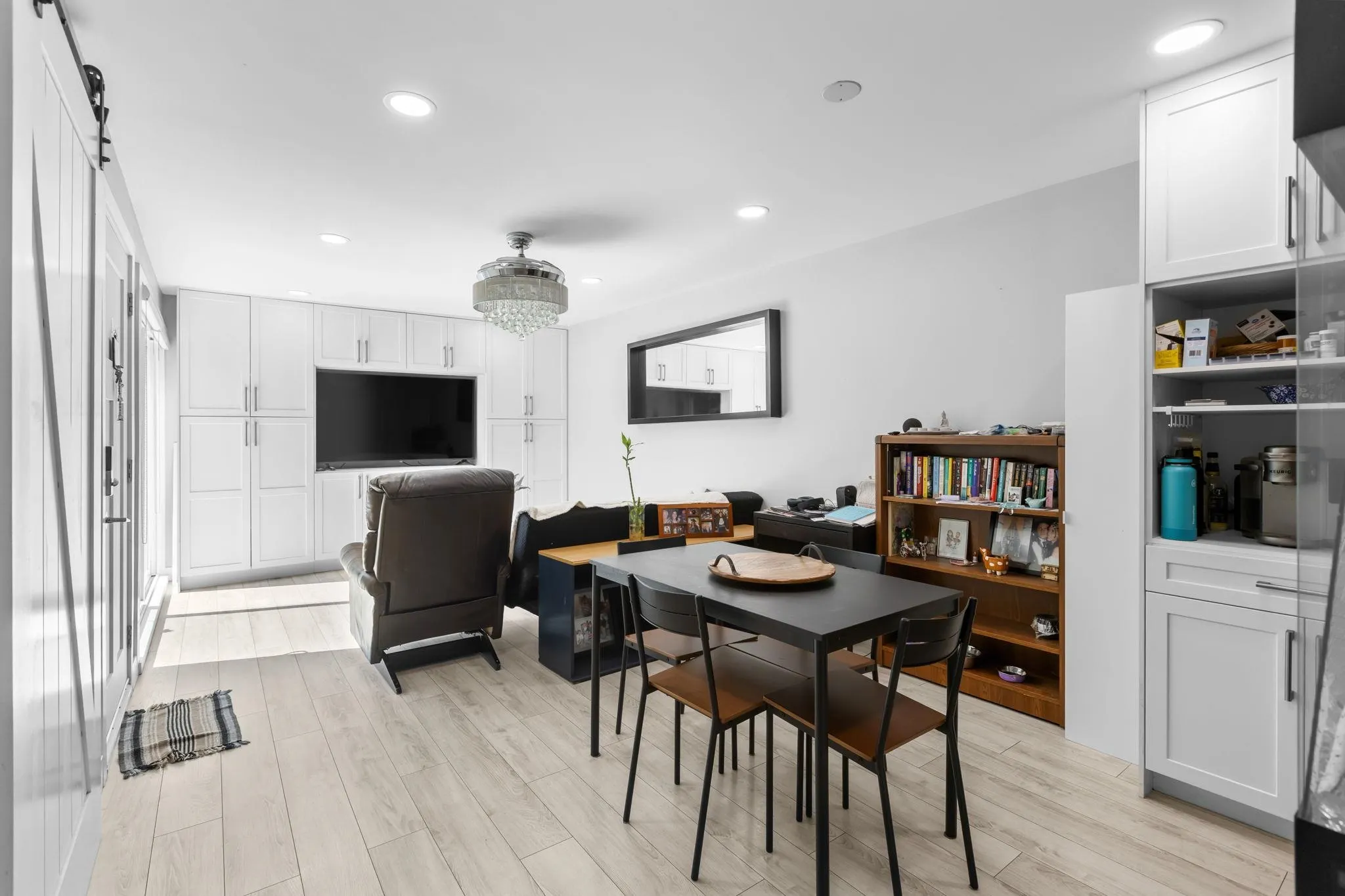 302 Highland Way #2