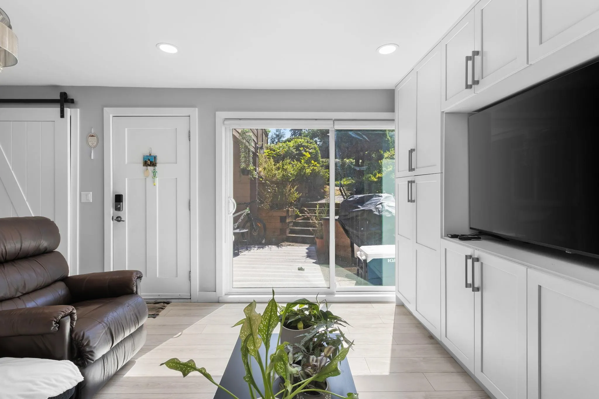 302 Highland Way #2