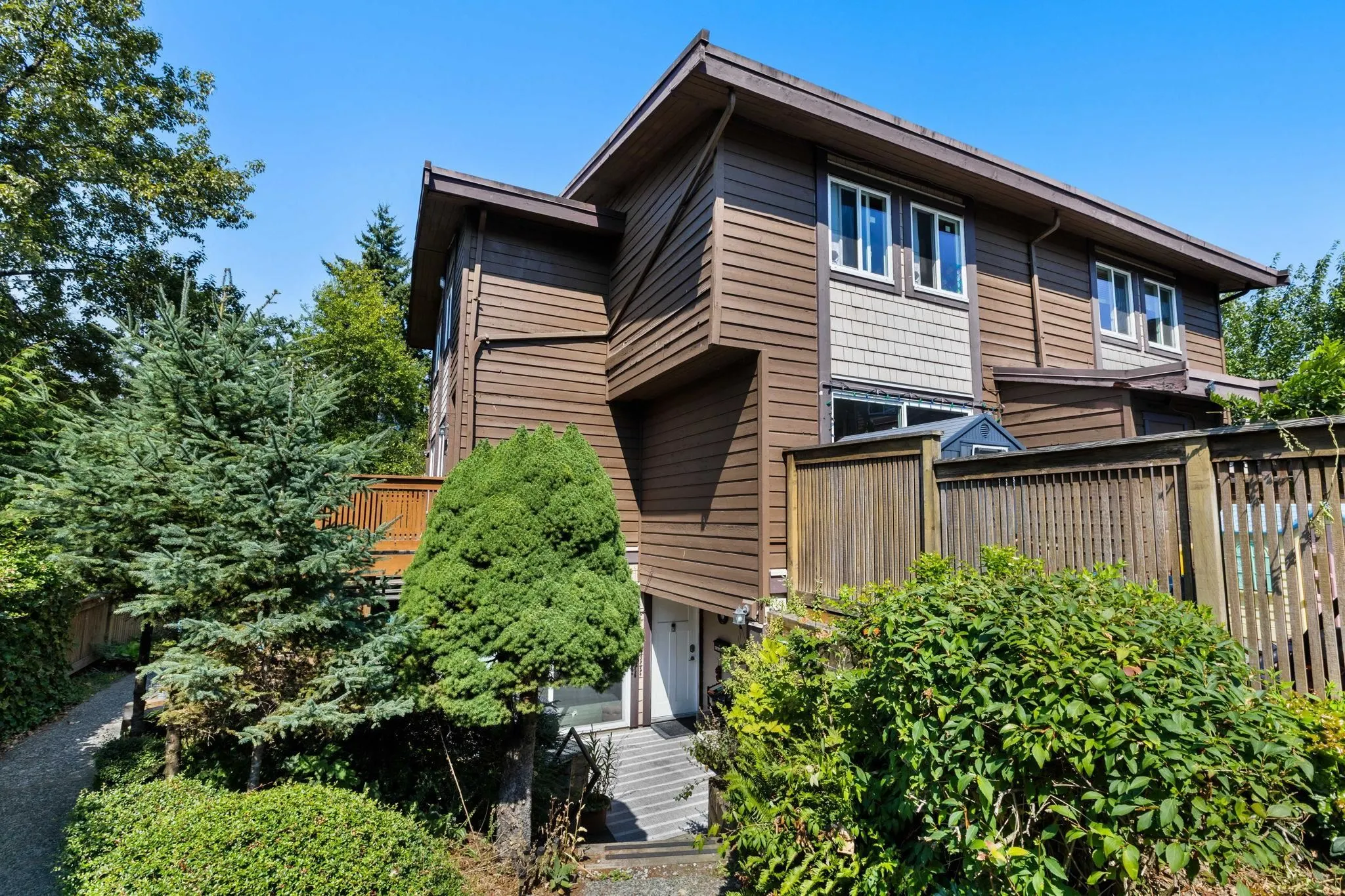 302 Highland Way #2