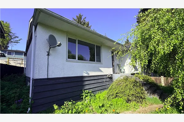 3831 Marine Drive