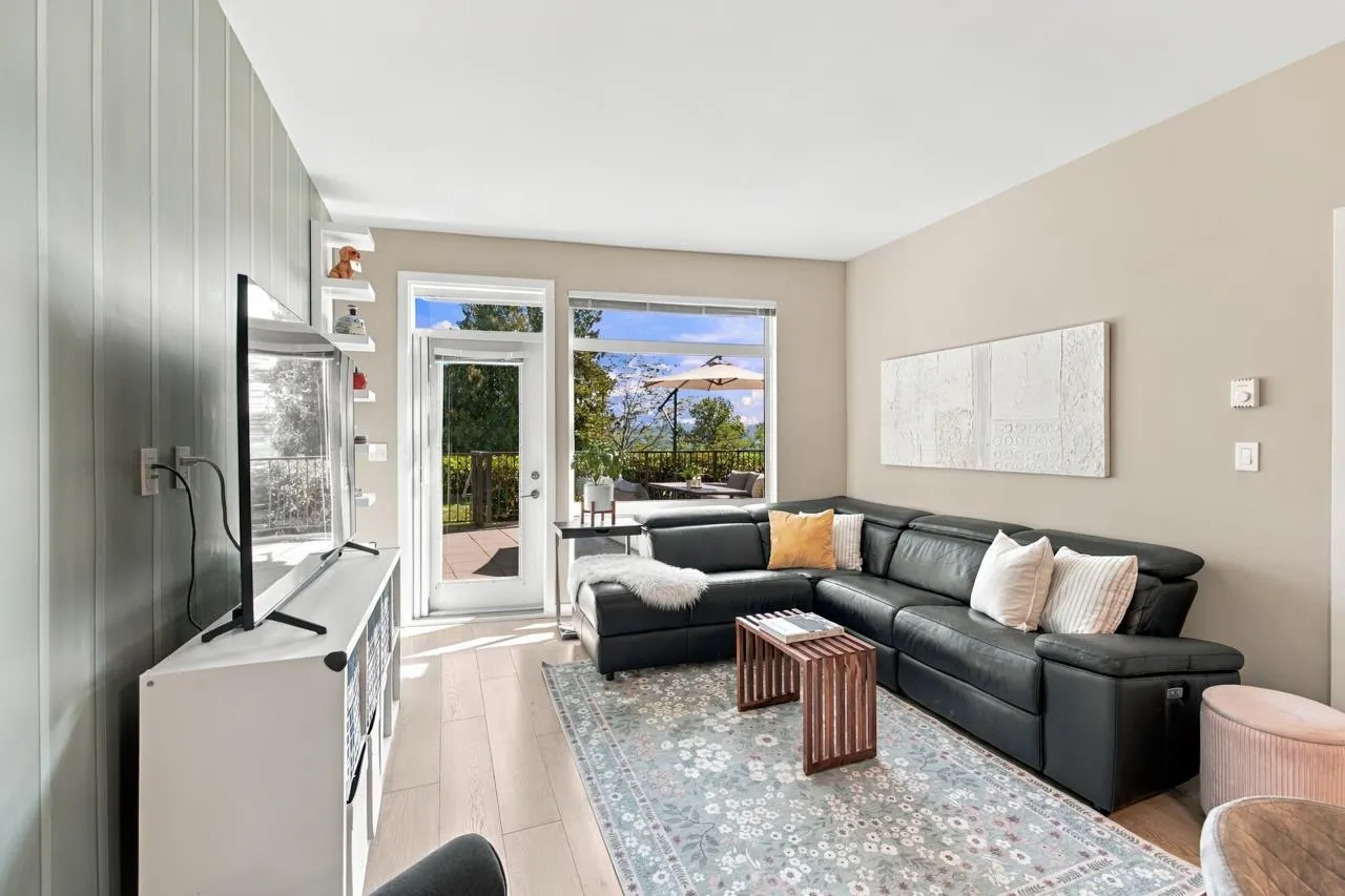 22 E Royal Avenue #127