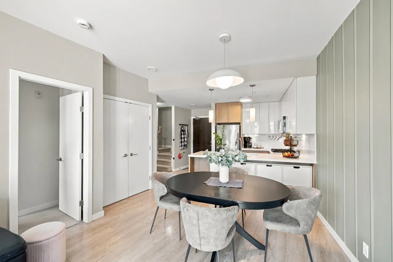 22 E Royal Avenue #127