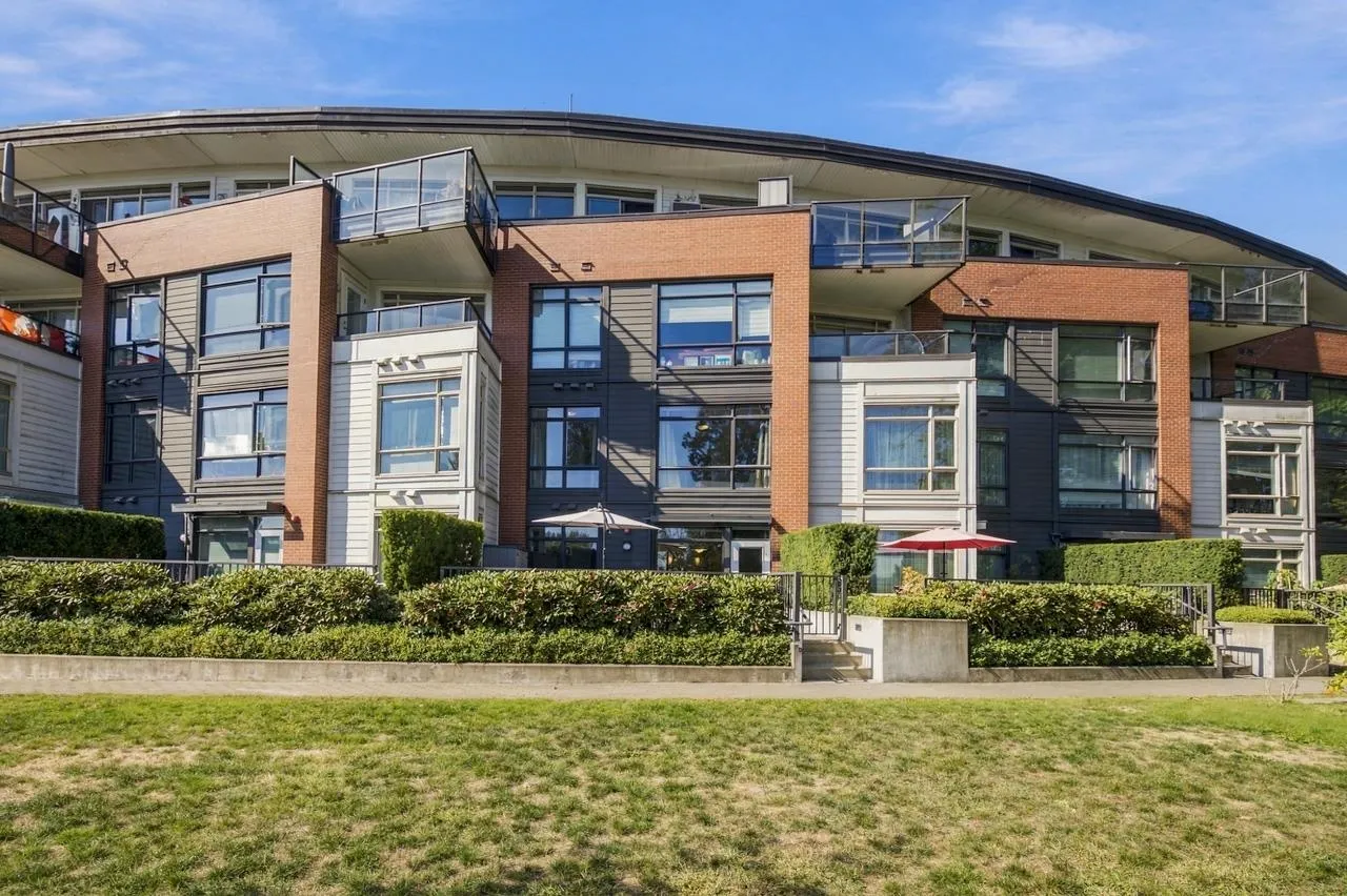 22 E Royal Avenue #127
