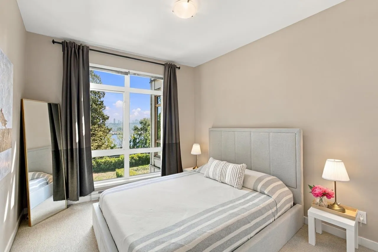 22 E Royal Avenue #127