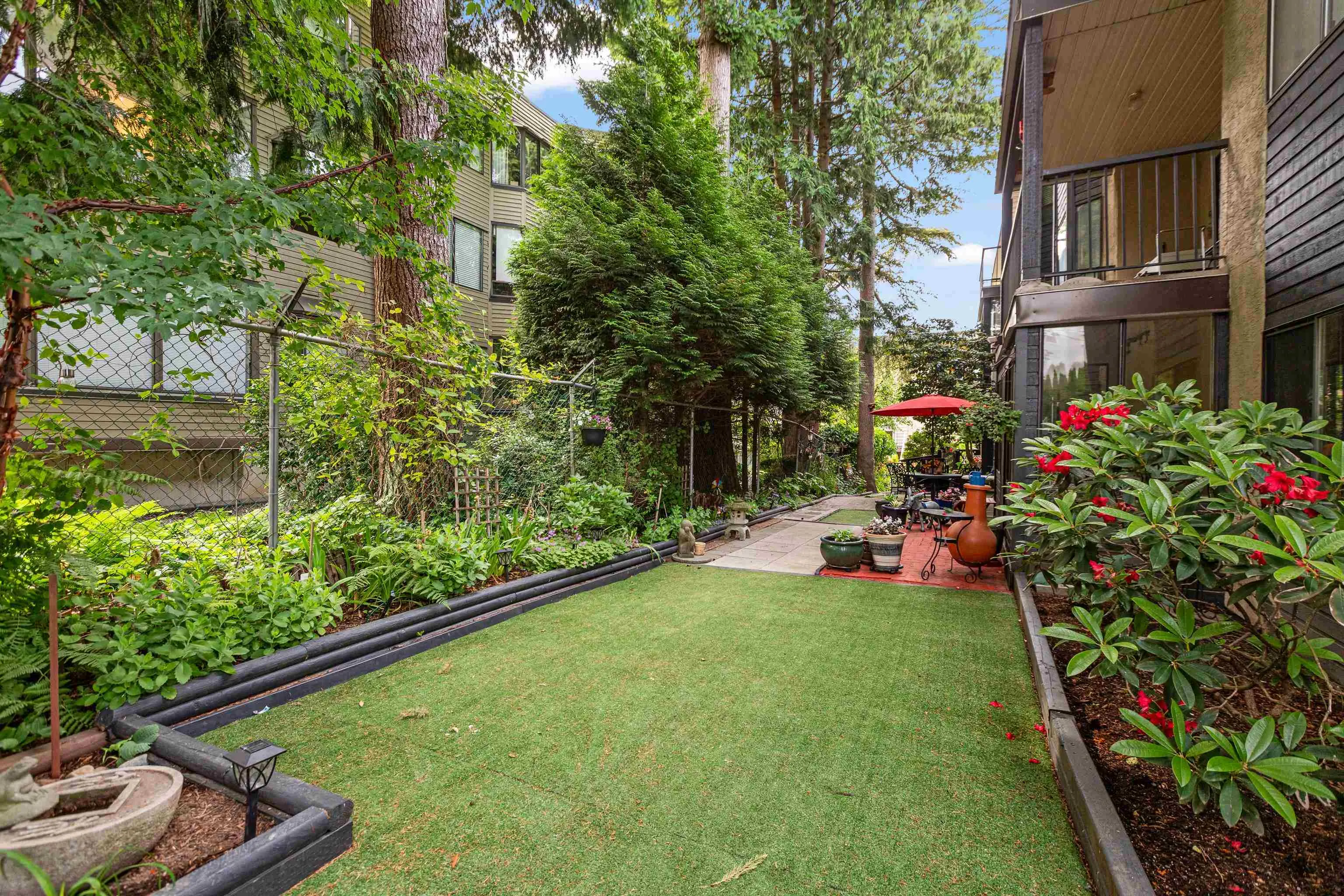 1458 Blackwood Street #204