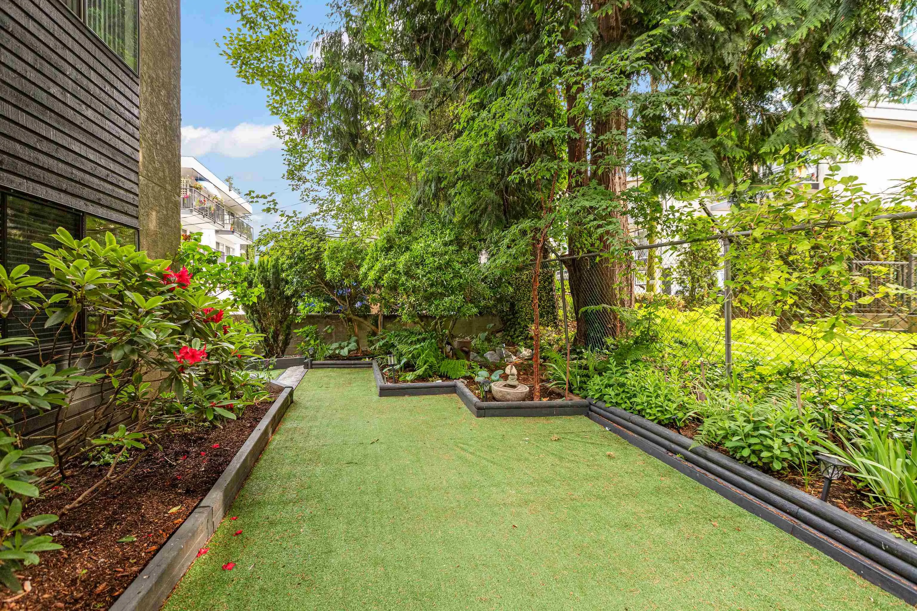 1458 Blackwood Street #204