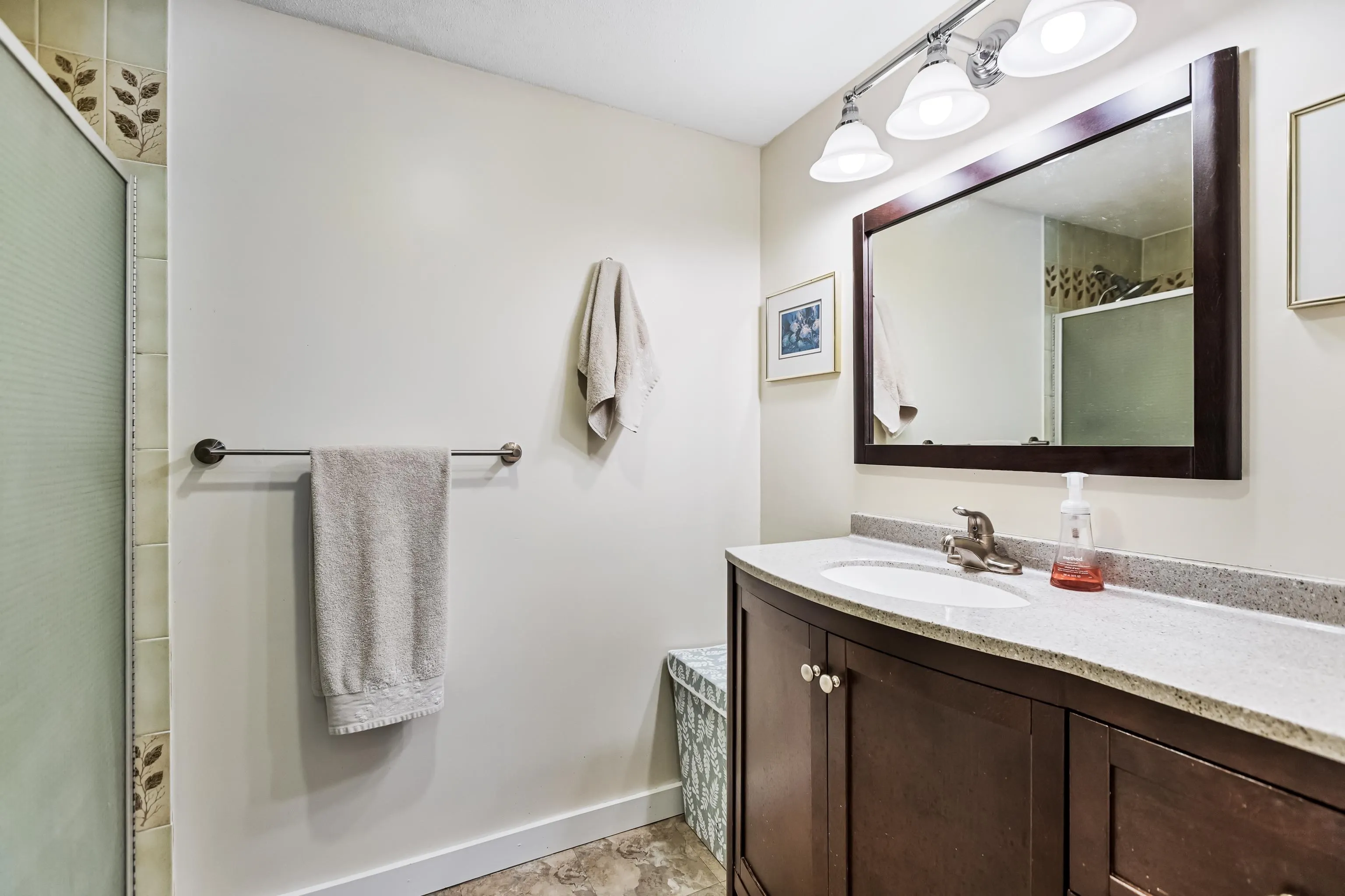 1458 Blackwood Street #204