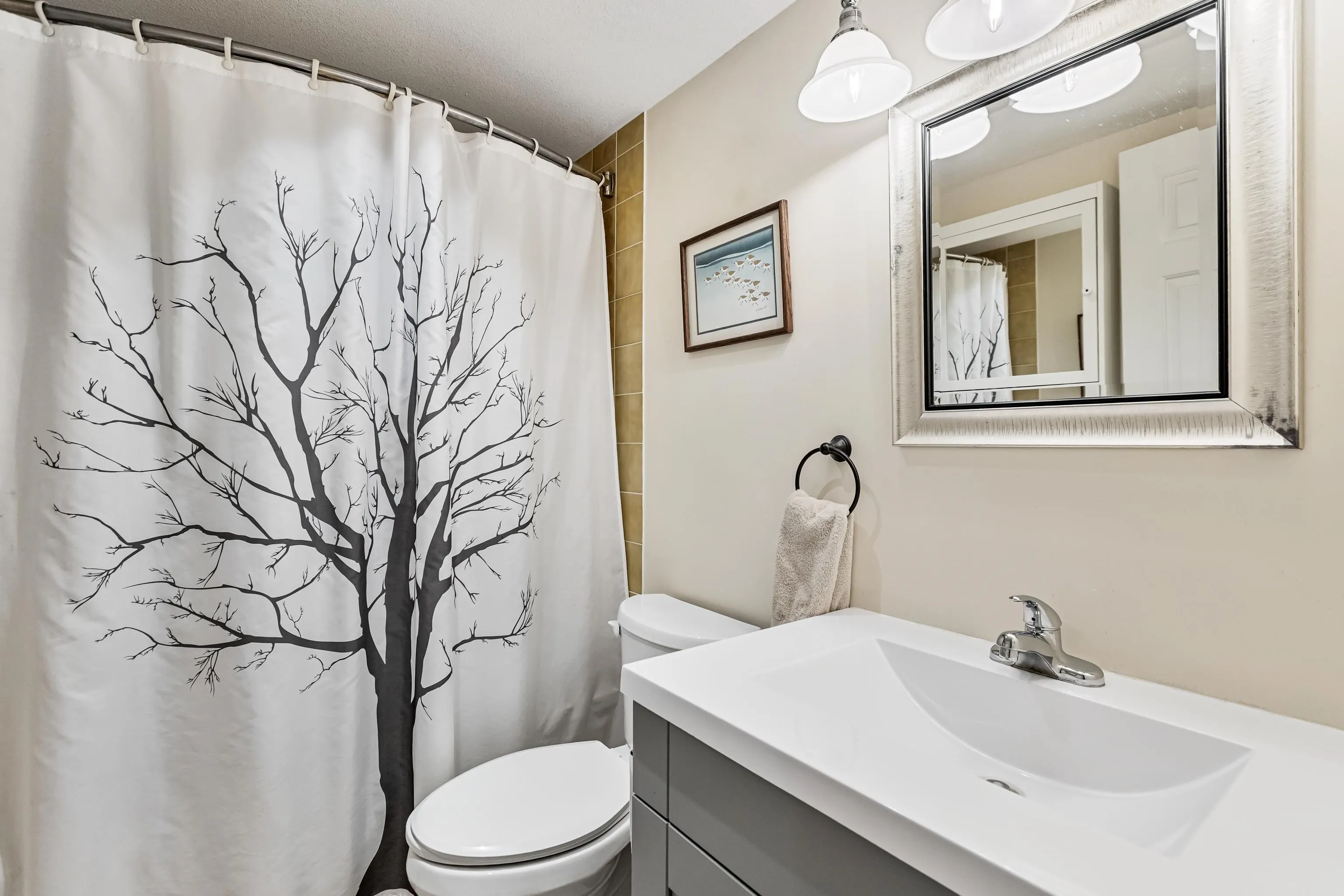 1458 Blackwood Street #204