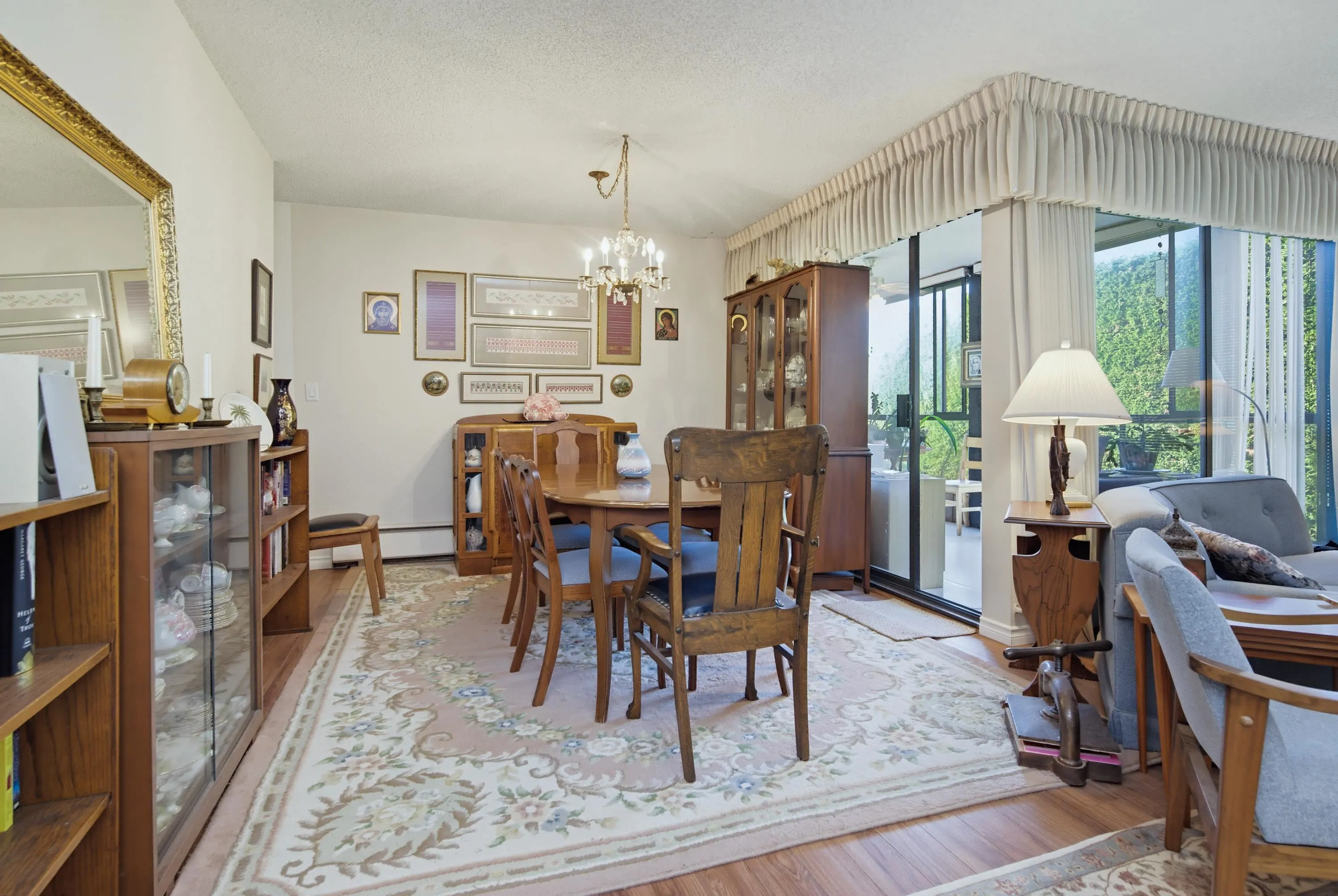 1437 Foster Street #313
