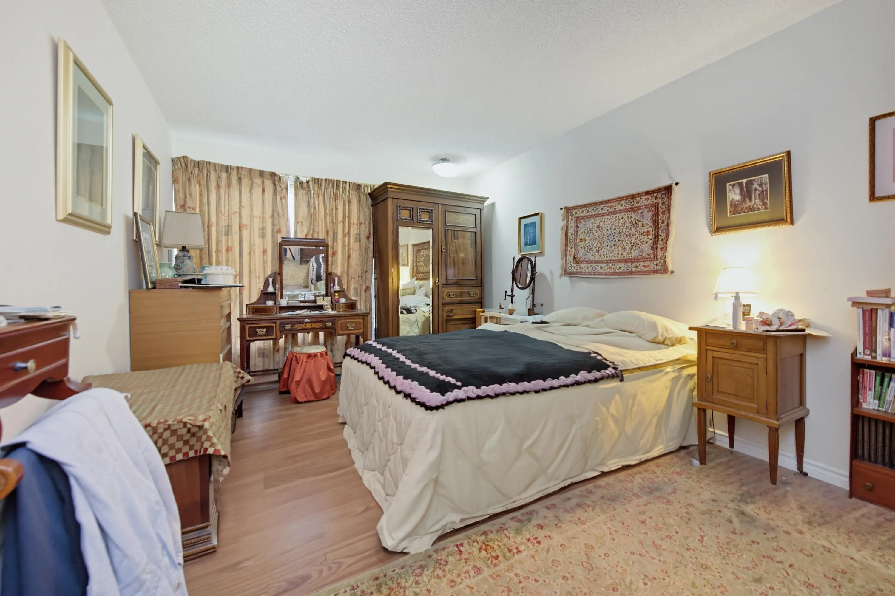 1437 Foster Street #313