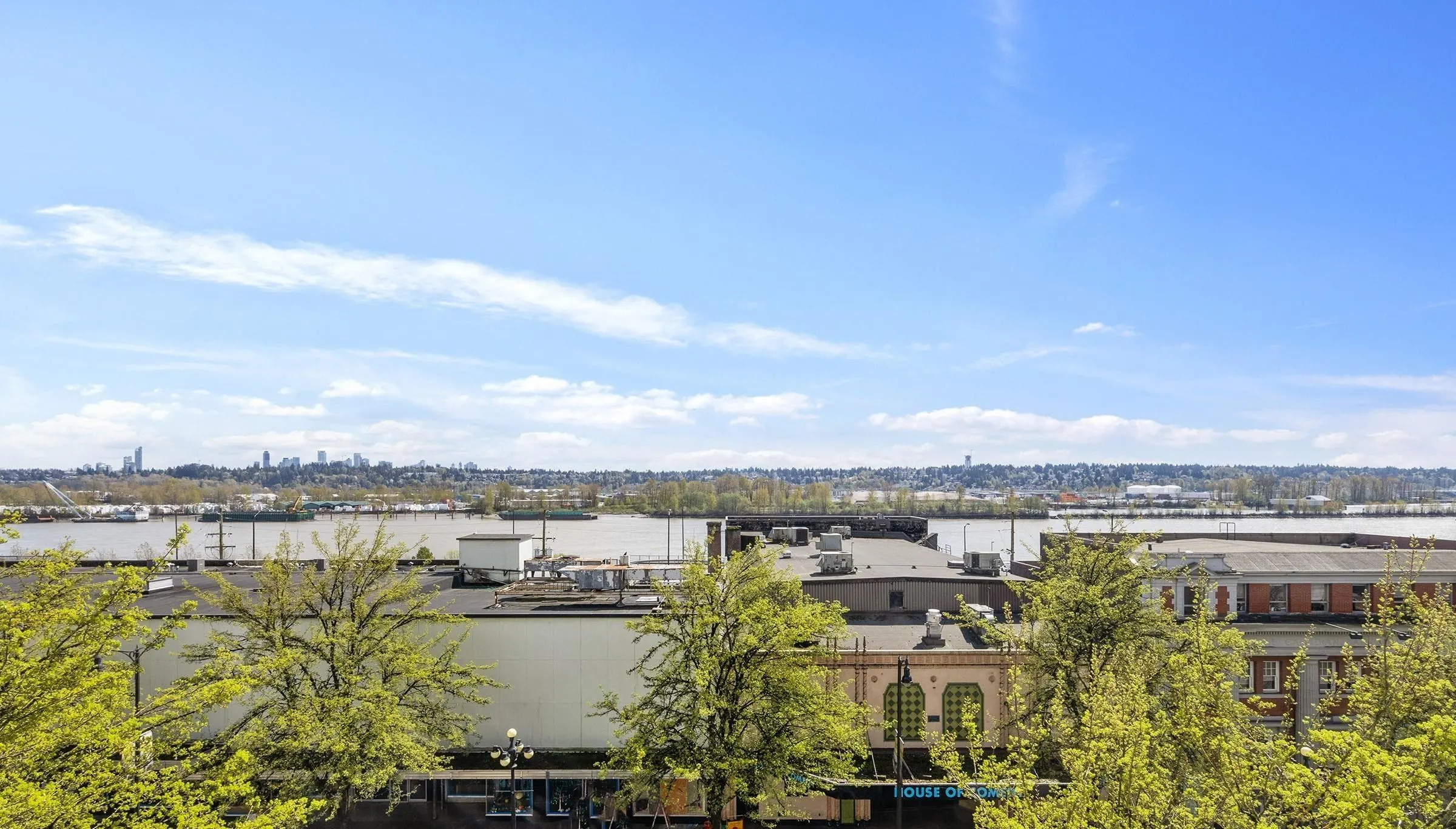 549 Columbia Street #414