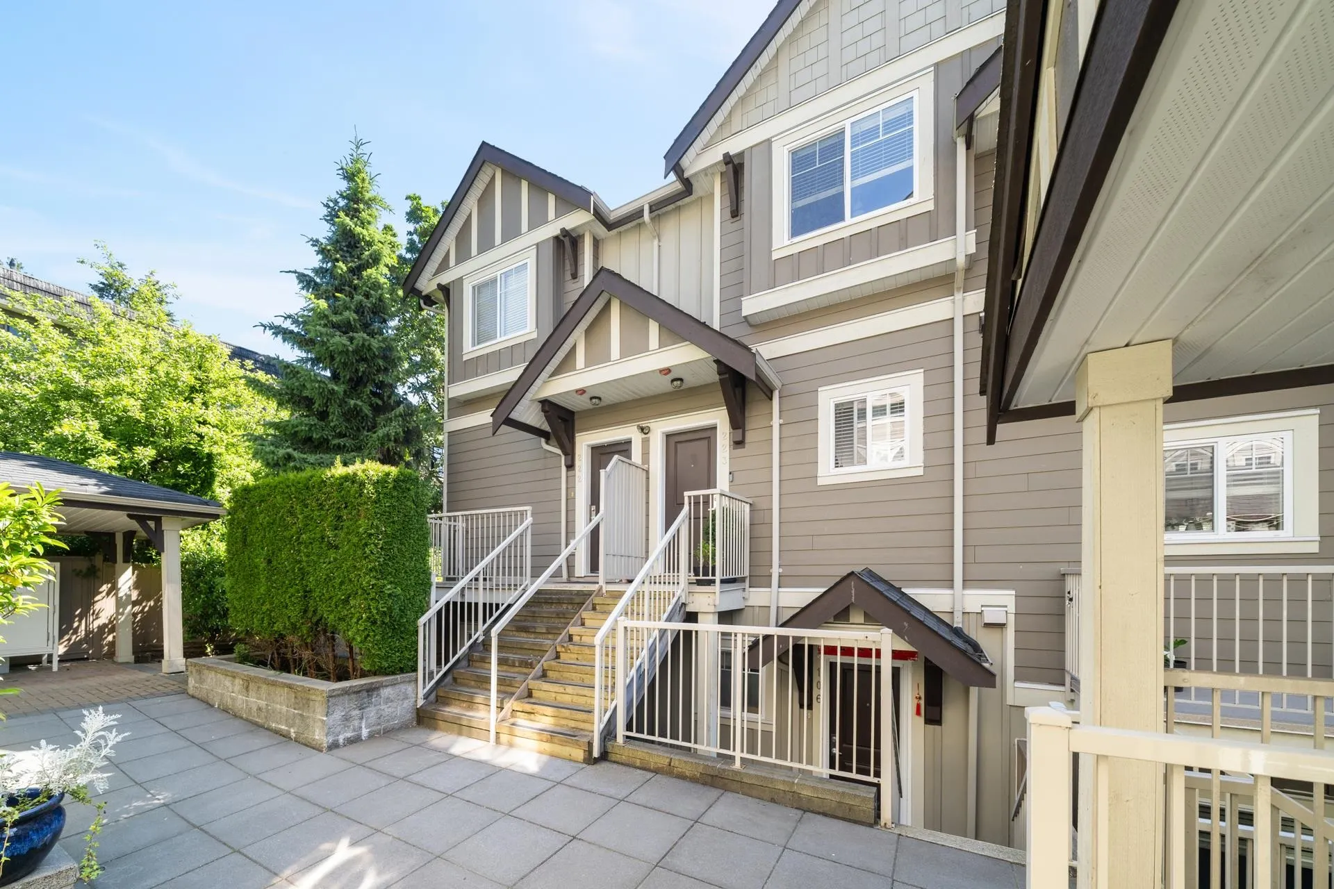 368 Ellesmere Avenue #223