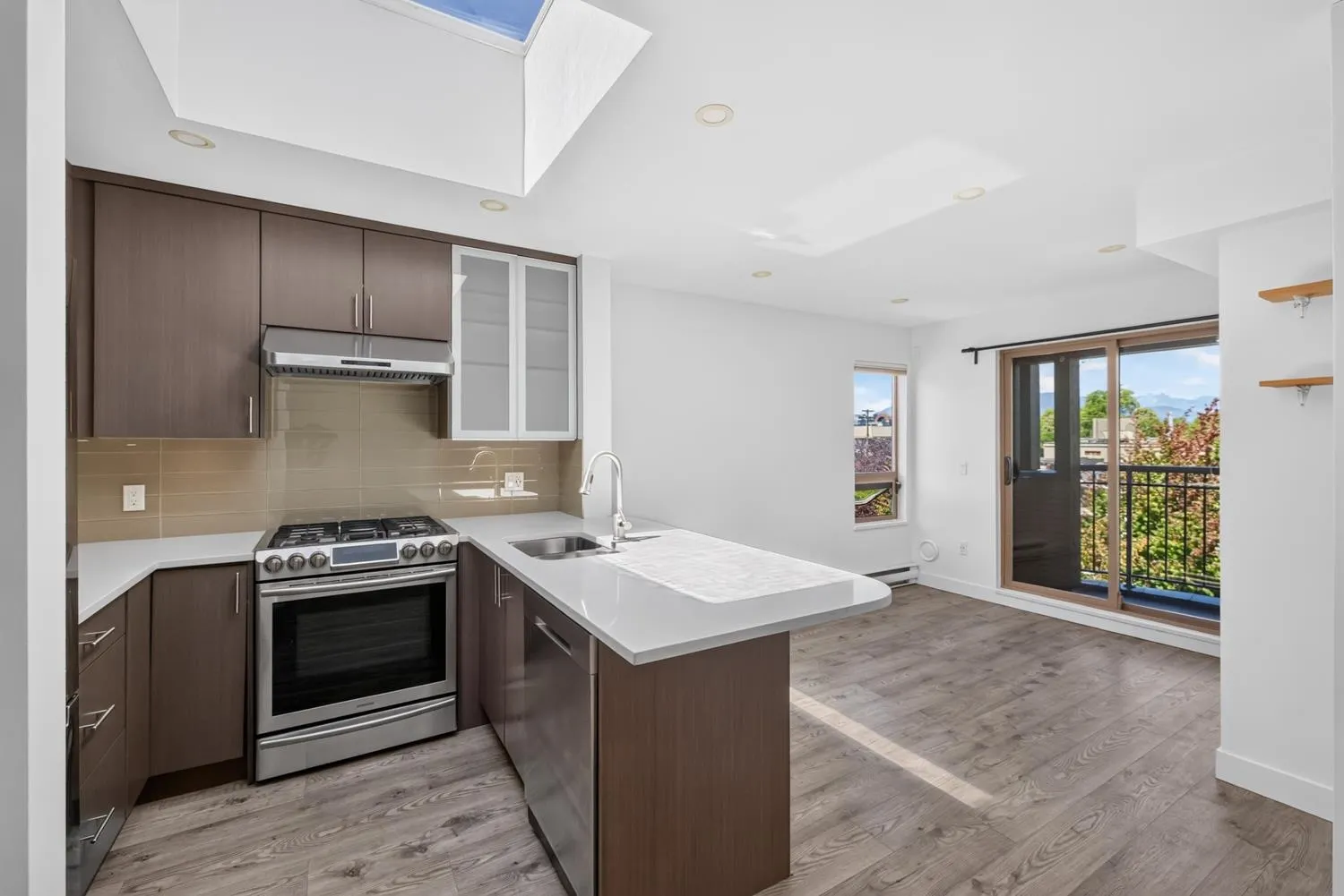 688 E 16th Avenue #401